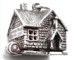 A Sterling Silver House Charm Which Opens. 1.8cm length, 5.7g total weight. Ref: SC 7094
