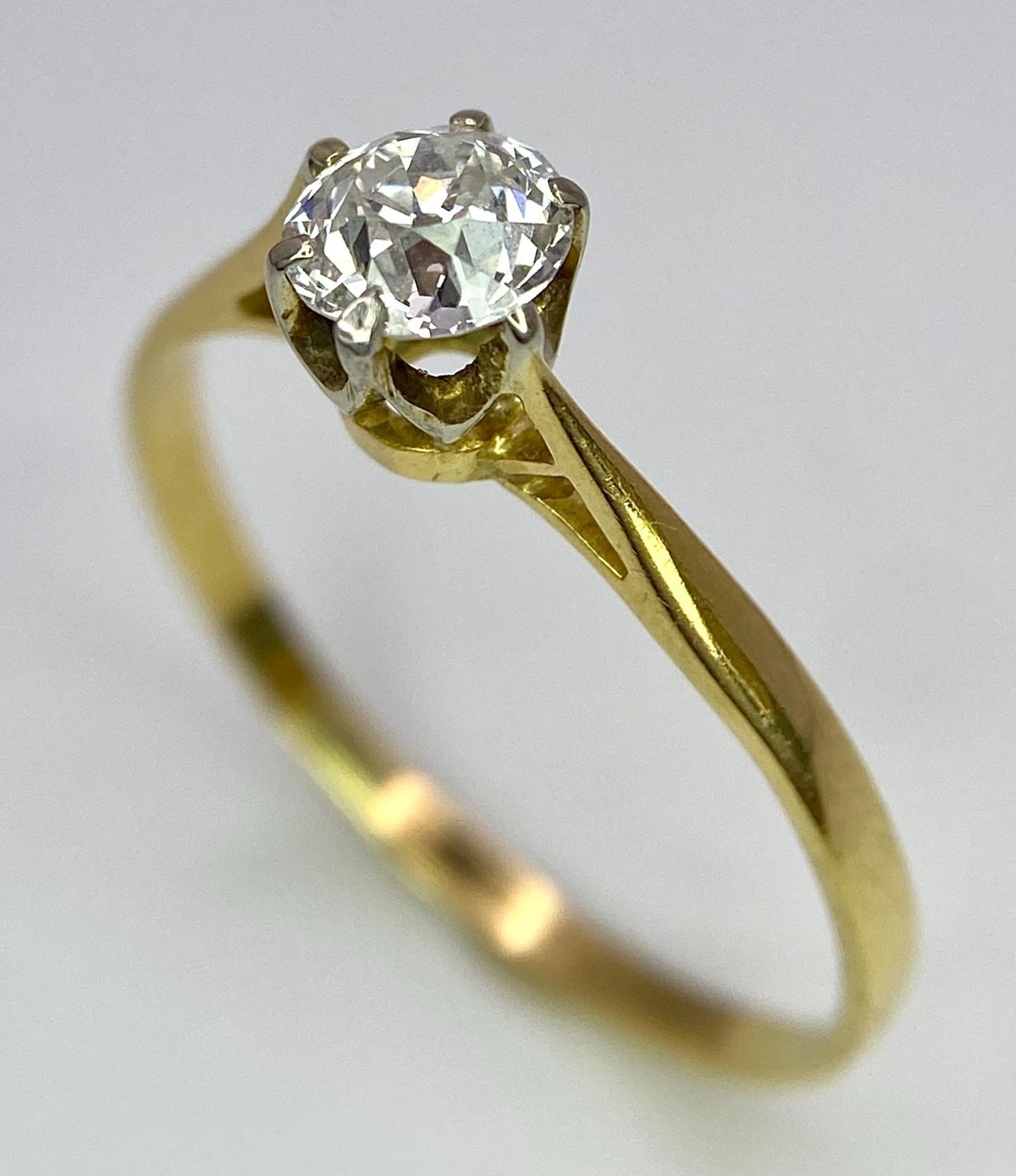 AN 18K YELLOW GOLD, OLD CUT DIAMOND SOLITAIRE RING. 0.40CT. 1.5G. SIZE P 1/2. - Bild 2 aus 5