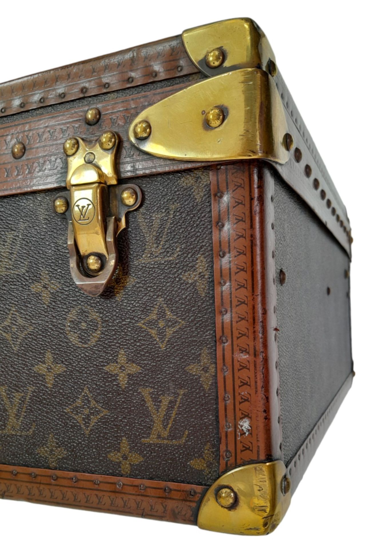 A Vintage Possibly Antique Louis Vuitton Trunk/Hard Suitcase. The smaller brother of Lot 38! - Bild 12 aus 13