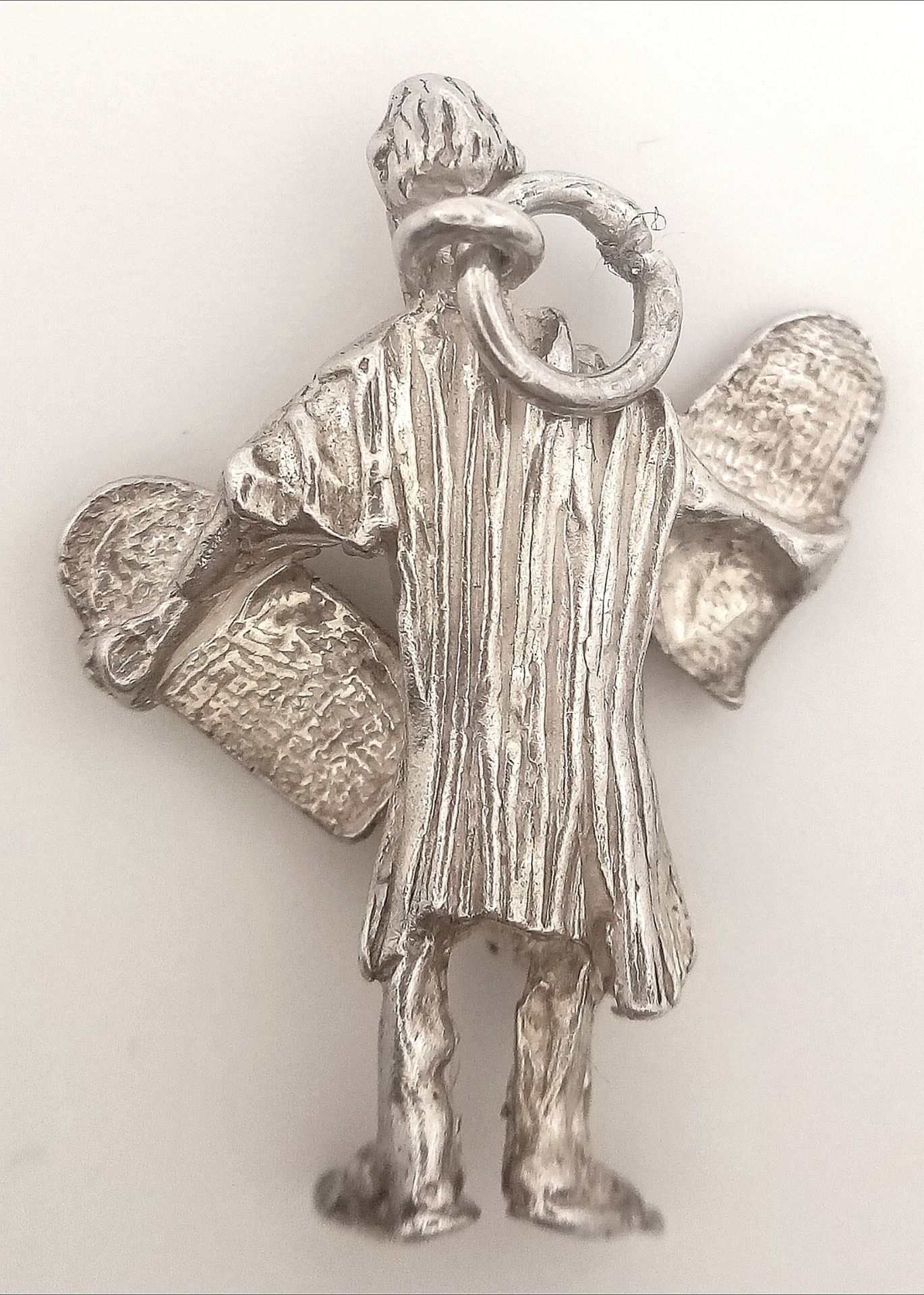 A STERLING SILVER MOSES WITH THE 10 COMMANDMENTS CHARM. 2.5cm length, 4g weight. Ref: SC 8113 - Image 3 of 4