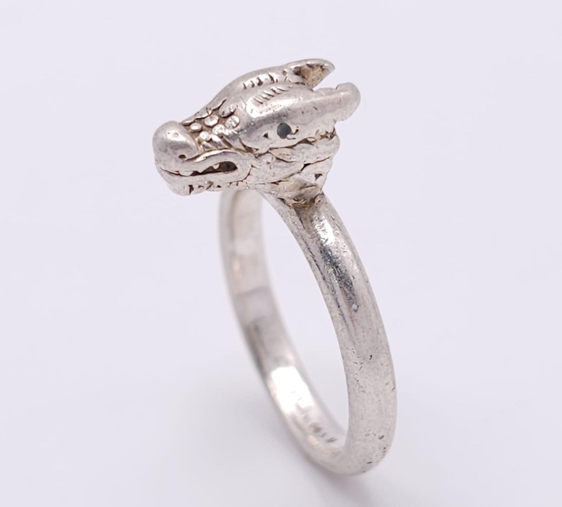 STERLING SILVER SMALL DRAGON HEAD RING, WEIGHT 4.7G SIZE N - Image 2 of 7