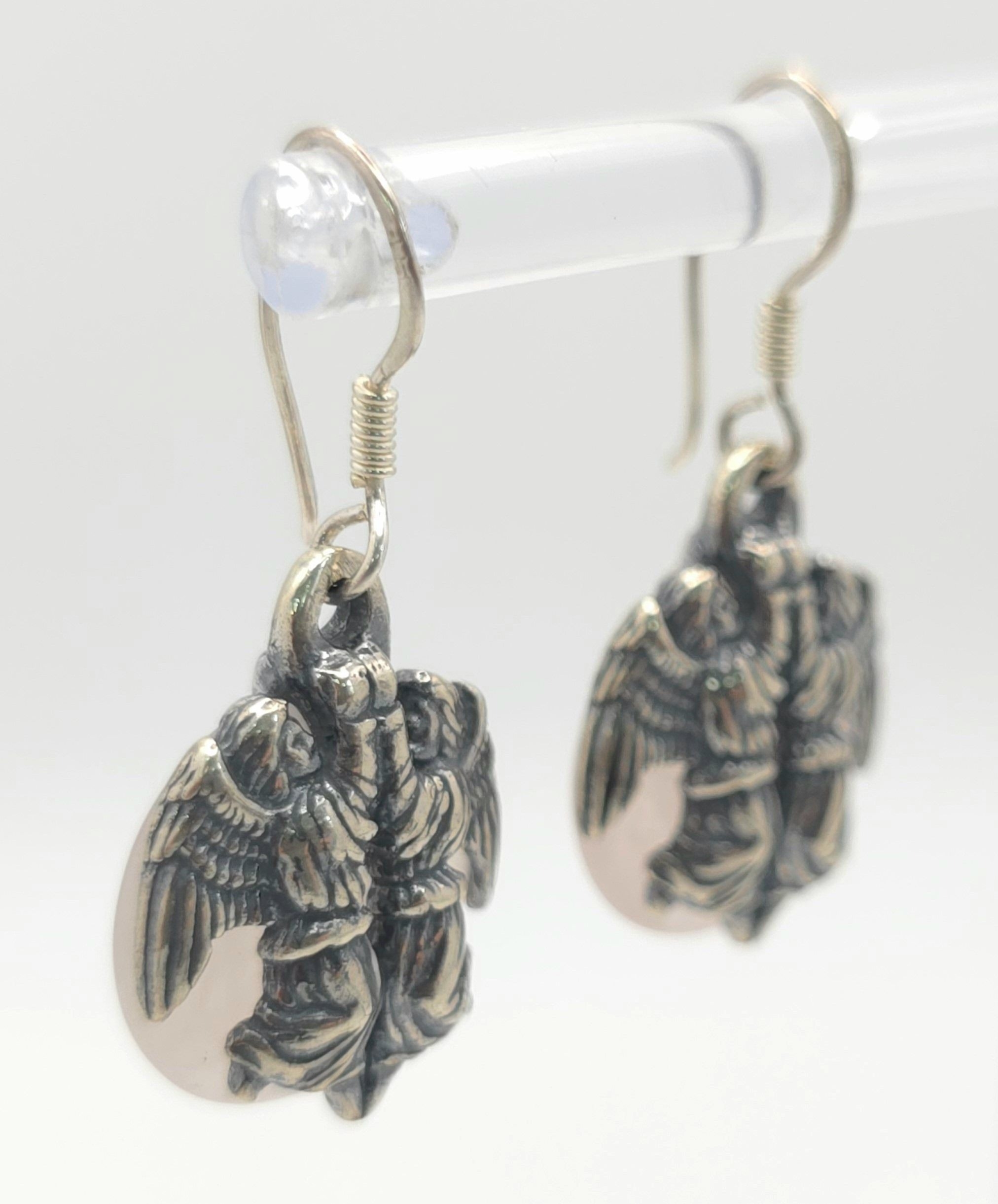 A Unique Pair of Sterling Silver and Rose Quartz Angel Design Earrings. 3cm Drop. 1.5cm Wide. - Image 3 of 5