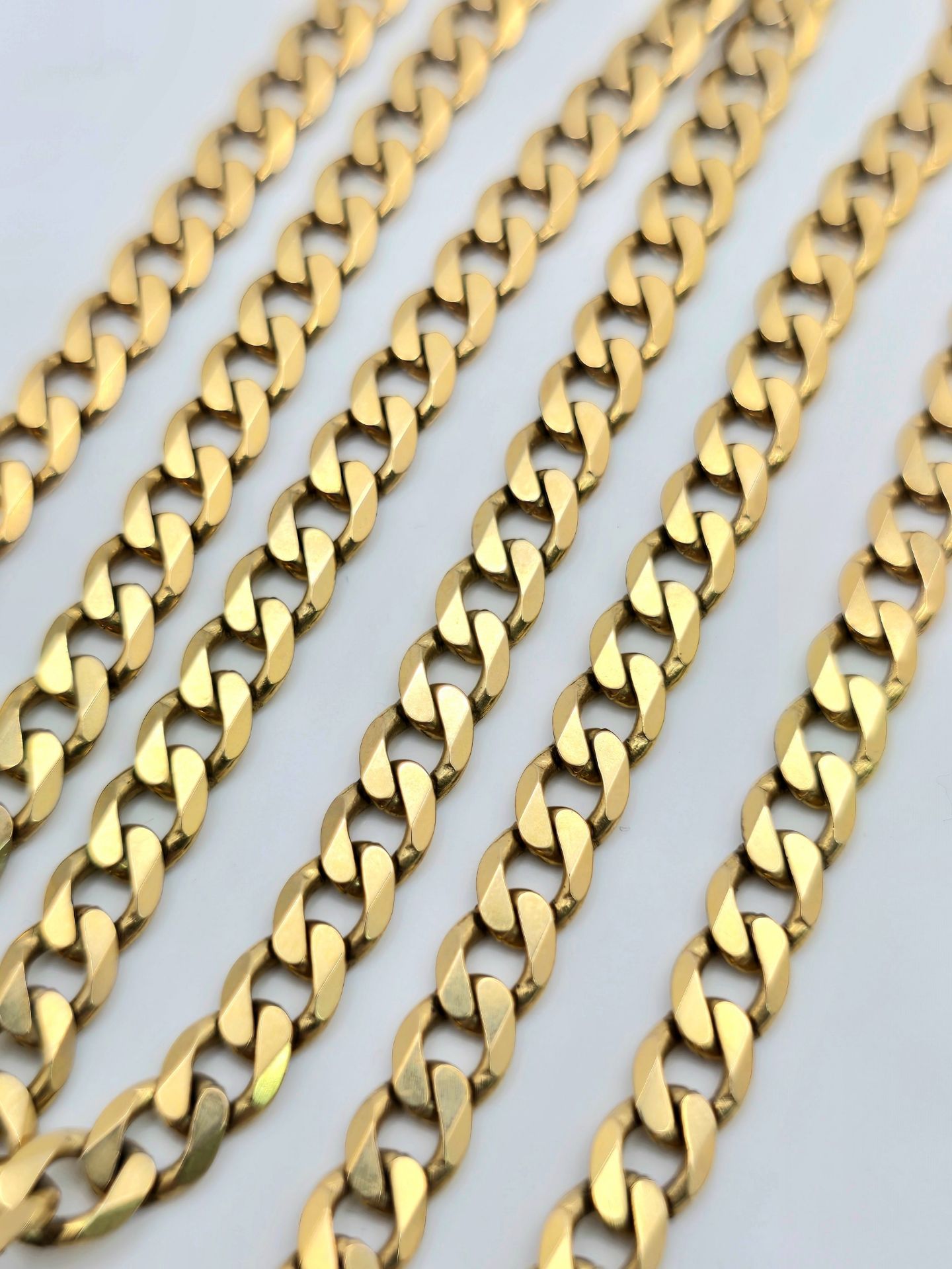 A 9 K yellow gold flat chain necklace, length: 56 cm, weight: 17.2 - Image 2 of 5