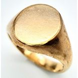 An attractive 9 K yellow gold cygnet ring, size: X1/2, weight; 11.7 g.