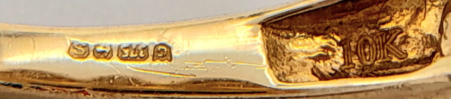 A 9K YELLOW GOLD COLOURED DIAMOND SET RING. 0.80ctw, Size N, 2.2g total weight. Ref: SC 8036 - Bild 7 aus 7