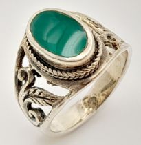 A Vintage Sterling Silver Jadine (Chrysoprase) Set Leaf Design Mount Ring. Size L. The Ring is set