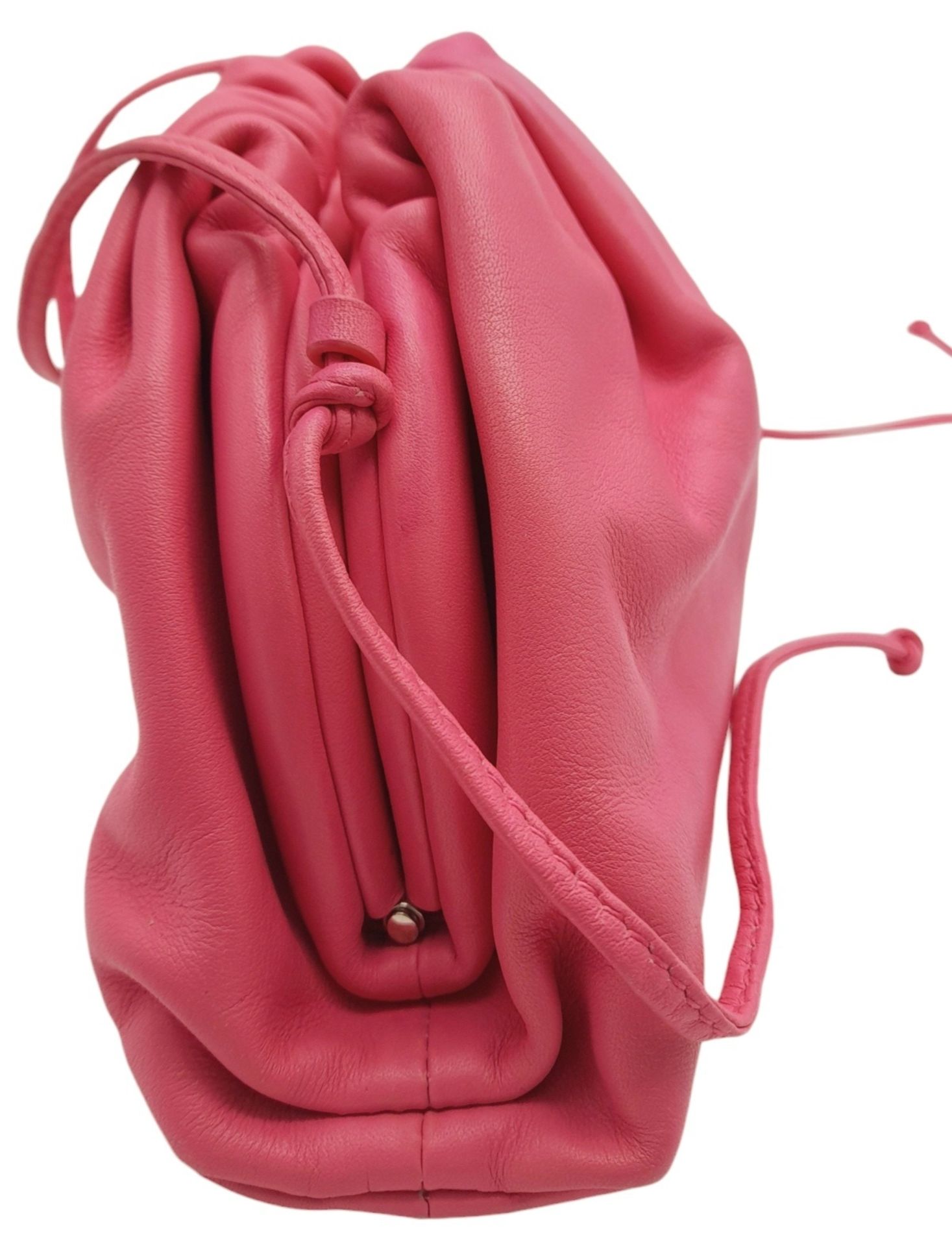 A Bottega Veneta Pink Mini Pouch Bag. Leather exterior with thin strap and magnetic closure. Pink - Bild 7 aus 9
