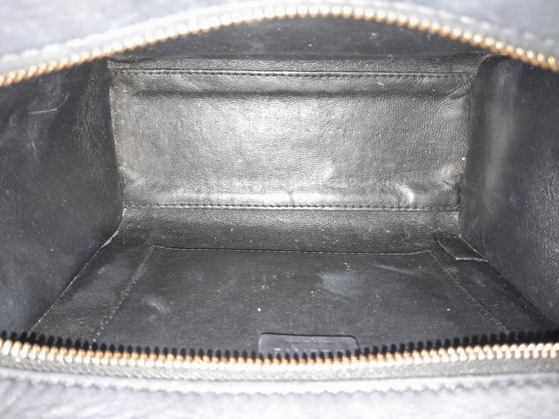 A Celine Tri Colour Hand/Shoulder Bag. Burgundy and black leather exterior with soft textile - Bild 7 aus 11