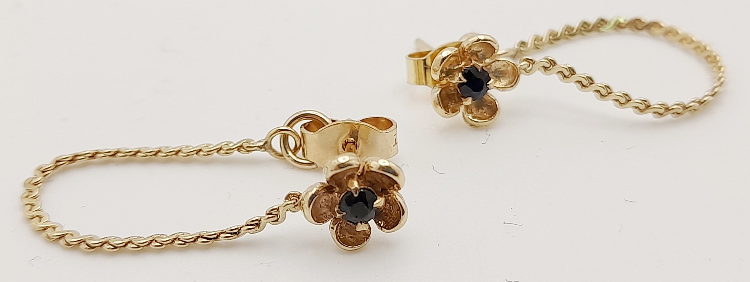 A Pair of 9K Gold Sapphire Set Earrings - with snake drop chain. 1.65g weight. Ref: 619441M