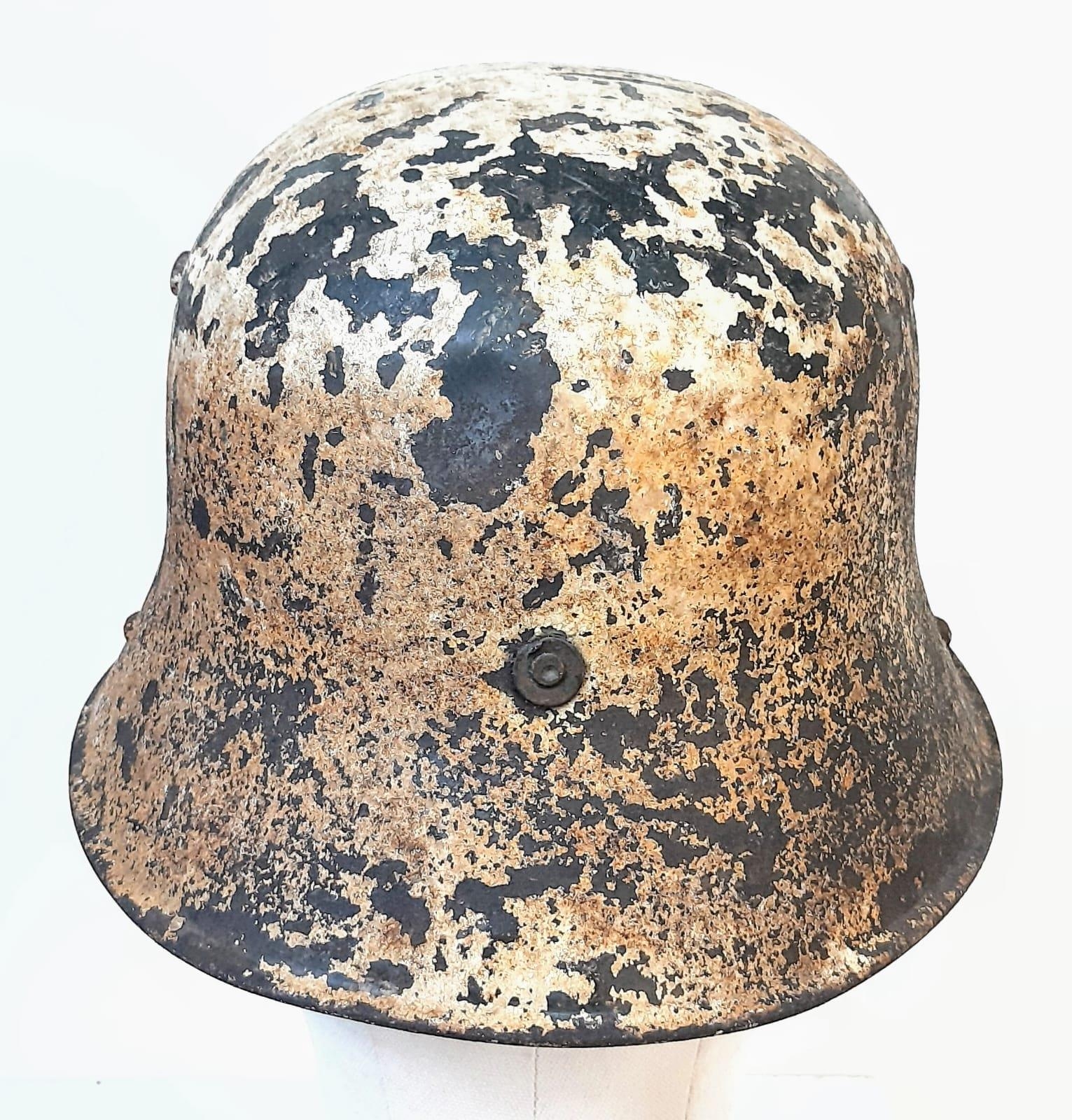 Scarce M27 Irish Army Helmet. These were based on the German M16, made by the Vickers Machine Gun - Image 4 of 6