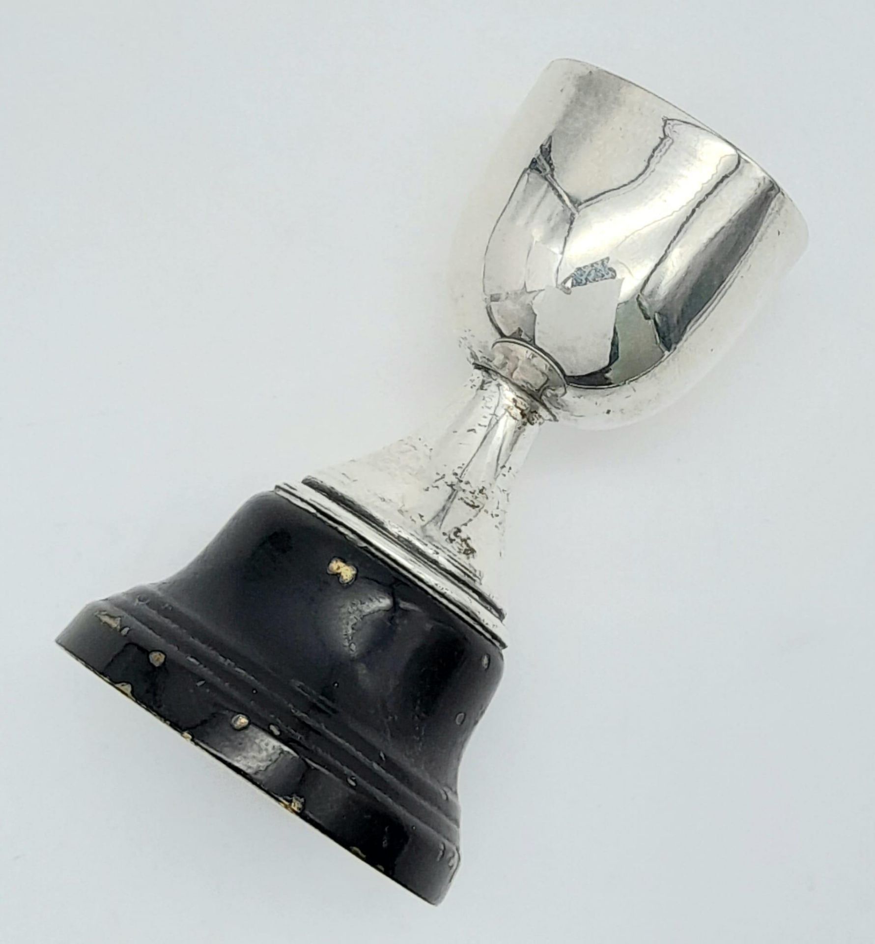 An antique sterling silver trophy with metal plinth base. Come with Jubilee silver hallmarks - Bild 3 aus 5