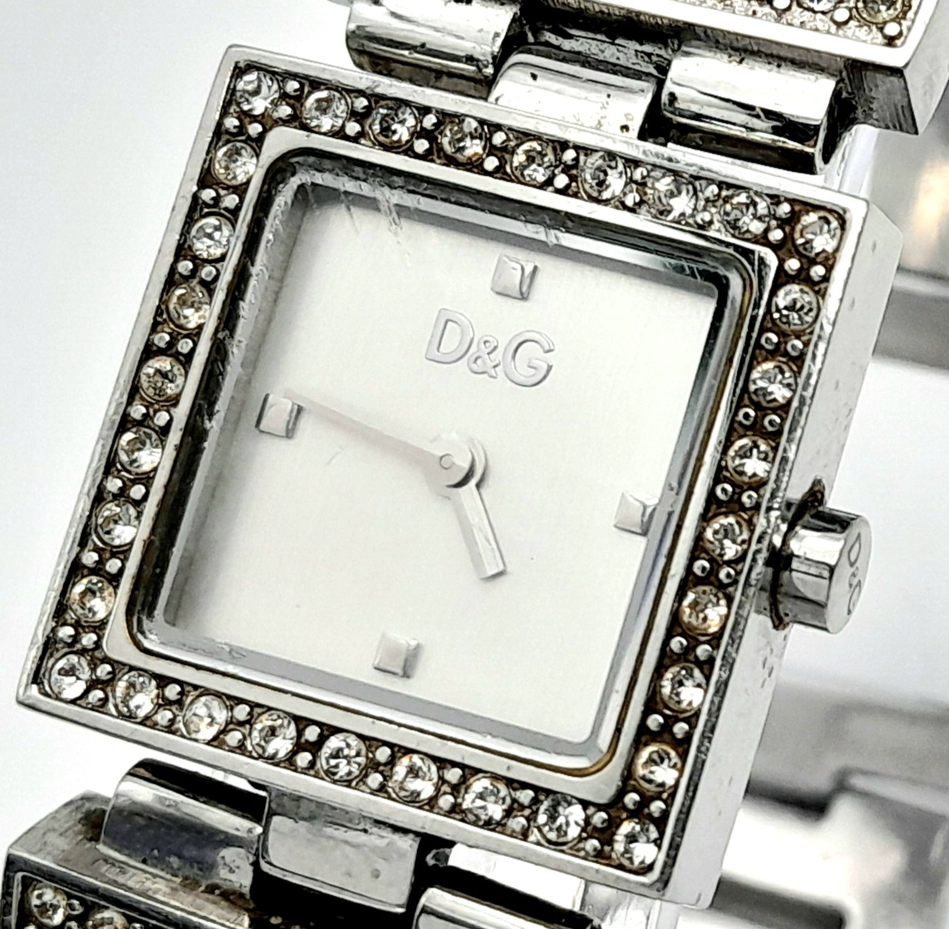 The very iconic ladies DOLCE & GABBANA watch with the D & G logo studded in Swarovski crystals. - Image 2 of 7