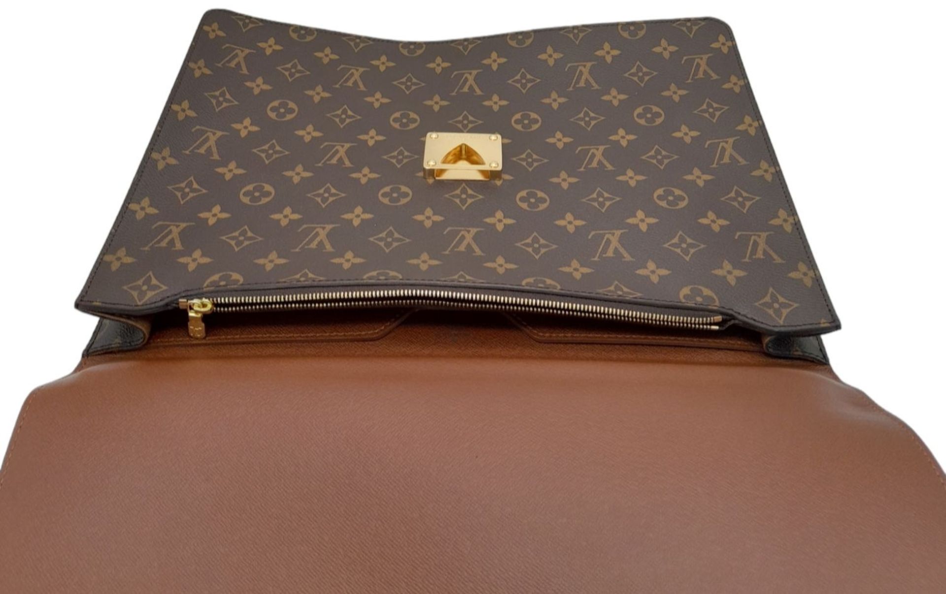 AN IMMACULATE LOUIS VUITTON CLASSIC BRIEF CASE IN UNUSED CONDITION WITH ORIGINAL DUST COVER . 38 X - Image 10 of 10