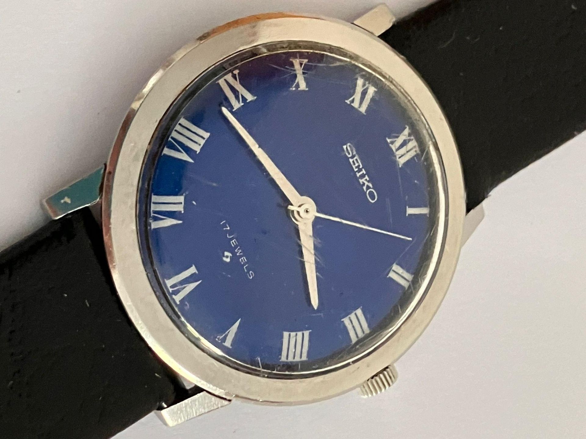 Gentlemans vintage SEIKO 66- 7090 wristwatch. Blue Face Model with Roman numerals. Manual winding in - Bild 2 aus 5