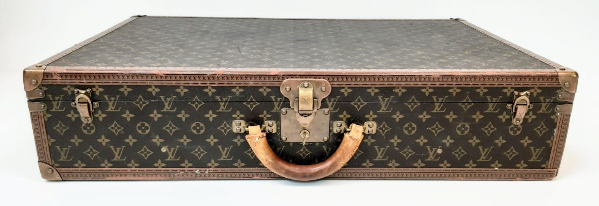 A Vintage Louis Vuitton Bisten 80 Trunk. Famous Monogram Leather With Gold Tone Hardware. Size - Image 6 of 16