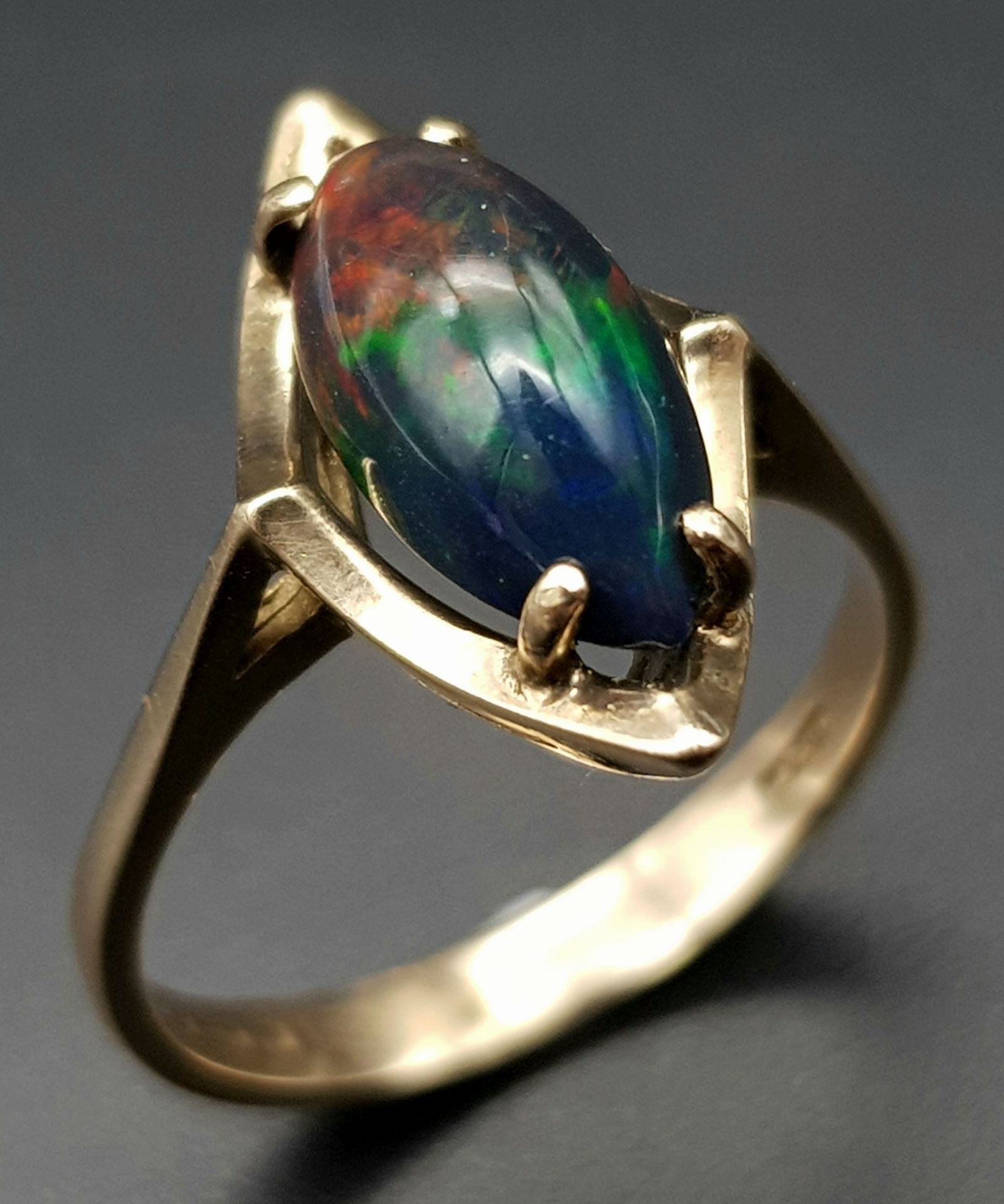 A Vintage 9K Yellow Gold Marquise Cut Opal Ring. Size O. 2.9g total weight. - Image 2 of 6