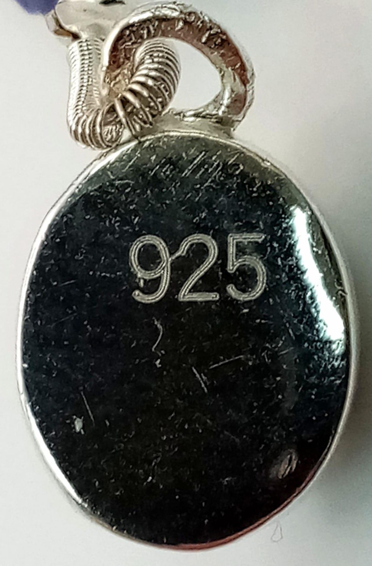 A 75ctw Tanzanite Gemstone Single Strand Necklace with Sapphire and Diamond Clasp. 42cm length. - Bild 3 aus 3