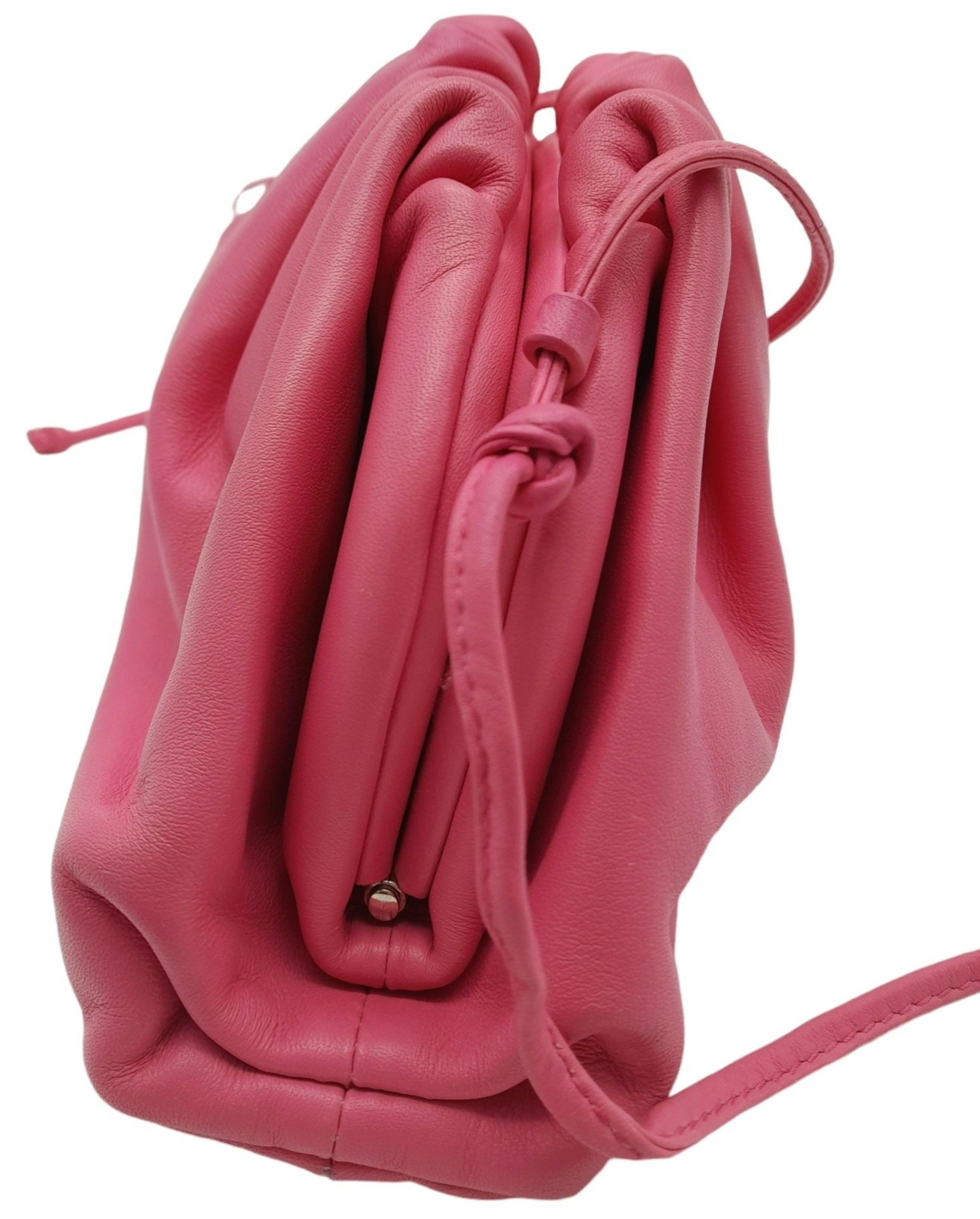 A Bottega Veneta Pink Mini Pouch Bag. Leather exterior with thin strap and magnetic closure. Pink - Bild 8 aus 9