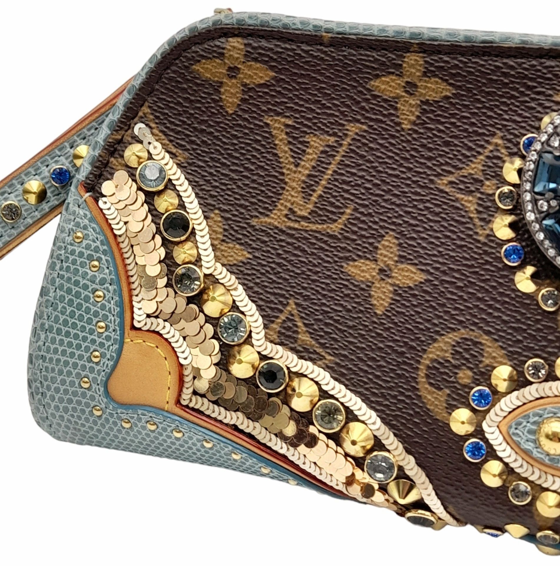 A Louis Vuitton Monogram Les Extraordinaires Clutch Bag. Leather exterior with stone and stud - Bild 7 aus 15