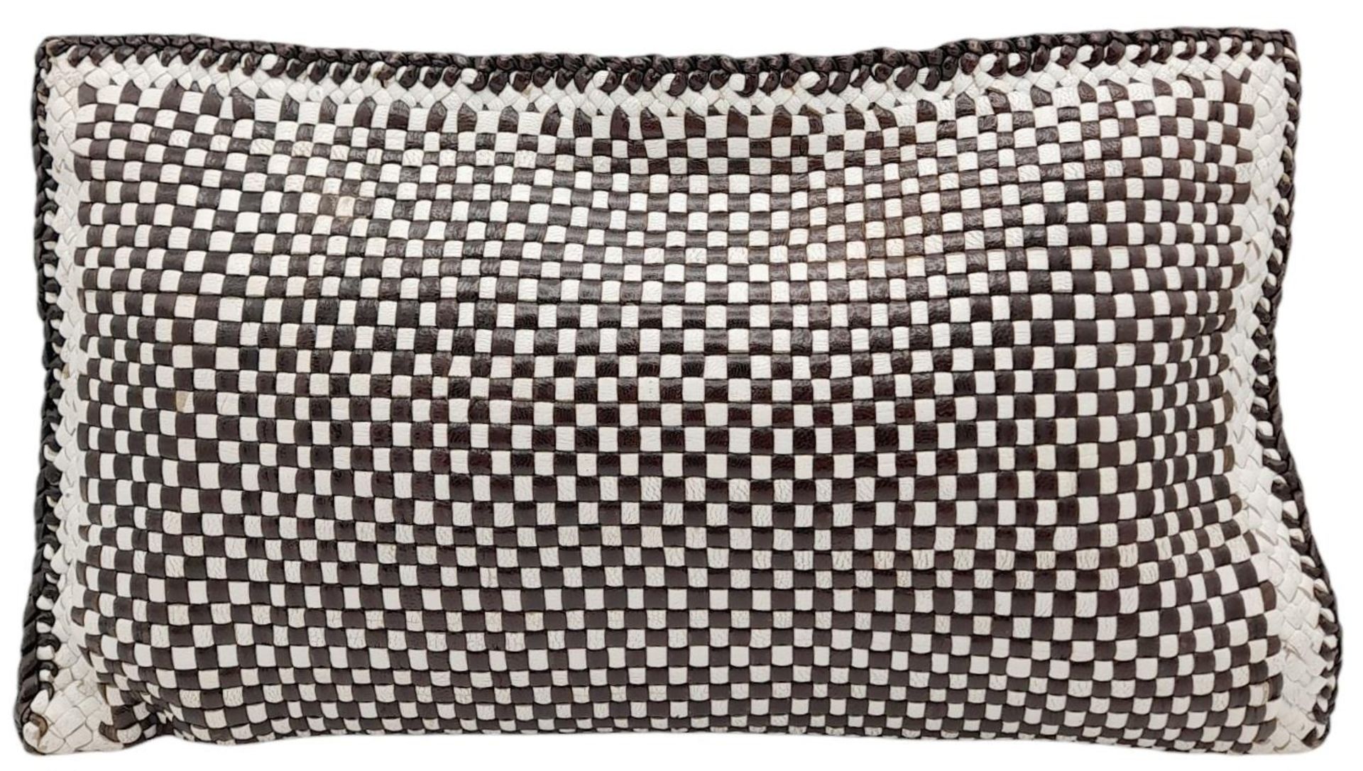 A Prada Black and White 'Madras' Clutch Bag. Woven leather exterior with gold-toned hardware and - Bild 3 aus 9