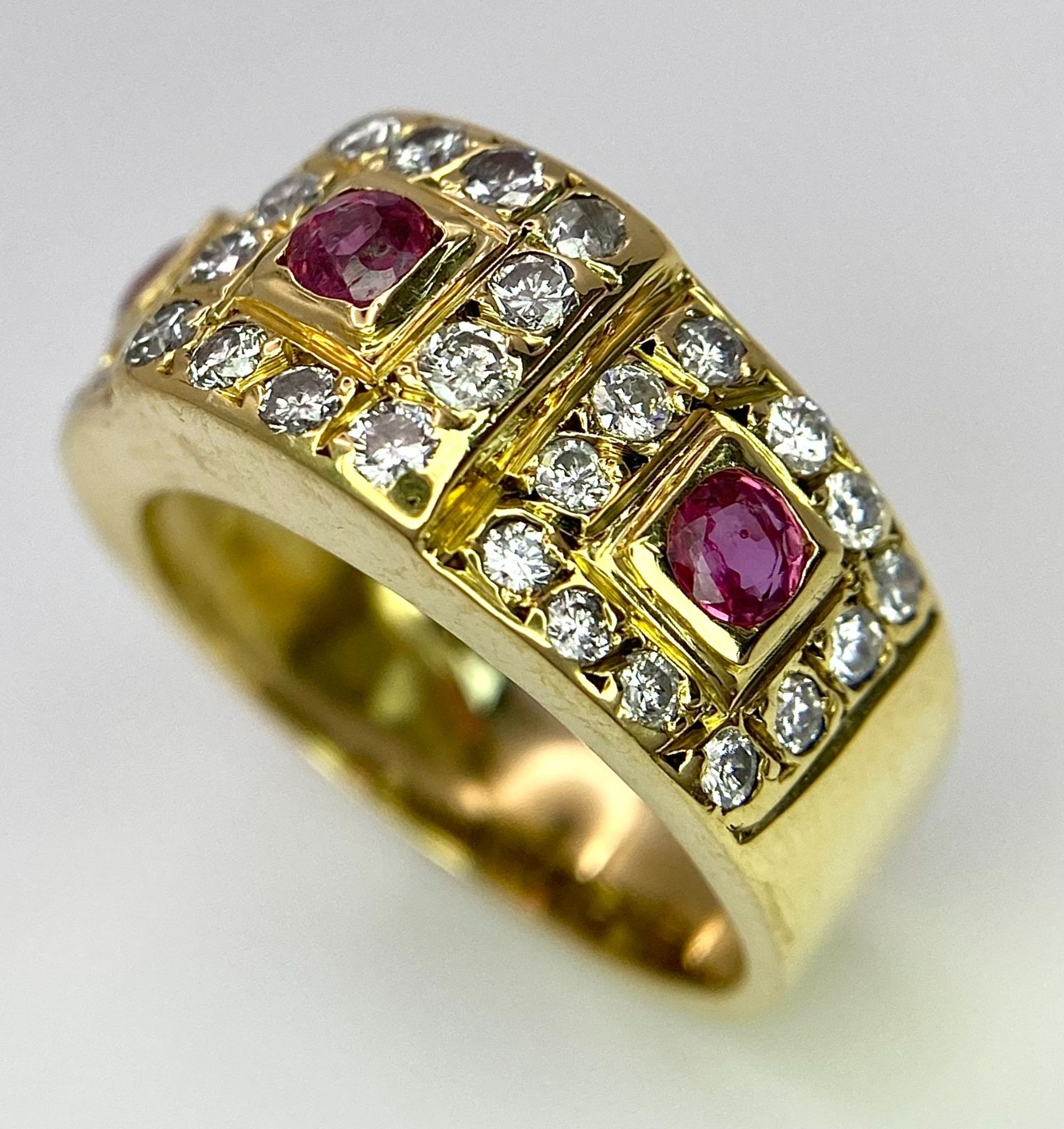 AN 18K YELLOW GOLD DIAMOND & RUBY RING. 0.60ctw, size K, 6.8g total weight. Ref: SC 8072 - Image 4 of 9