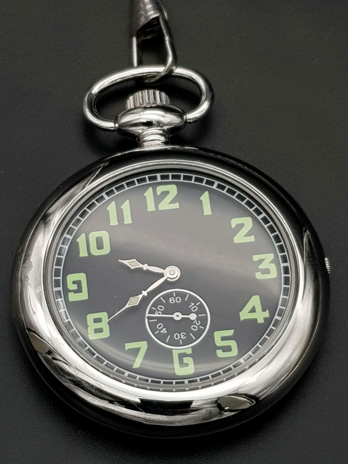 A British Navy Pilot Designed Pocket Watch on 35cm Albert Chain. 47mm Case. Full Working Order. - Bild 2 aus 4