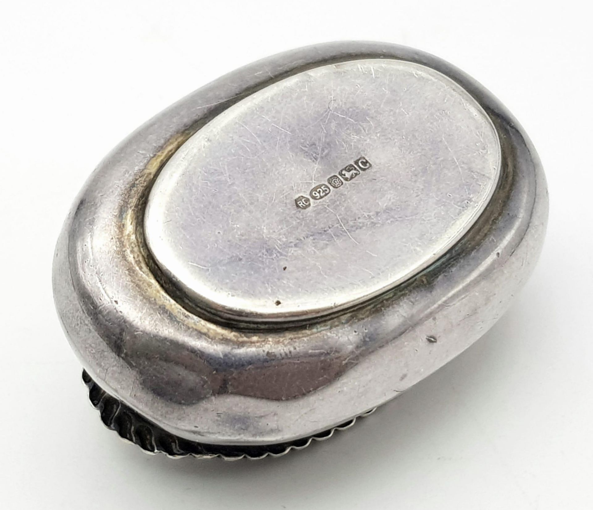 A Vintage Sterling Silver Ring Case. Full Hallmarks. Plush purple interior. 25g total weight. 6cm. - Bild 4 aus 5