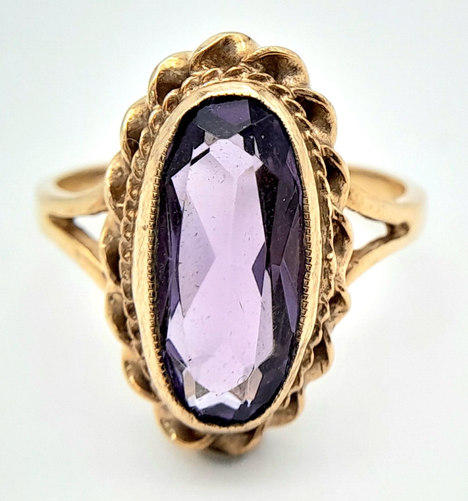 A 9K YELLOW GOLD AMETHYST SET VINTAGE RING. Size P, 3.8g total weight. Ref: SC 8038 - Image 5 of 7
