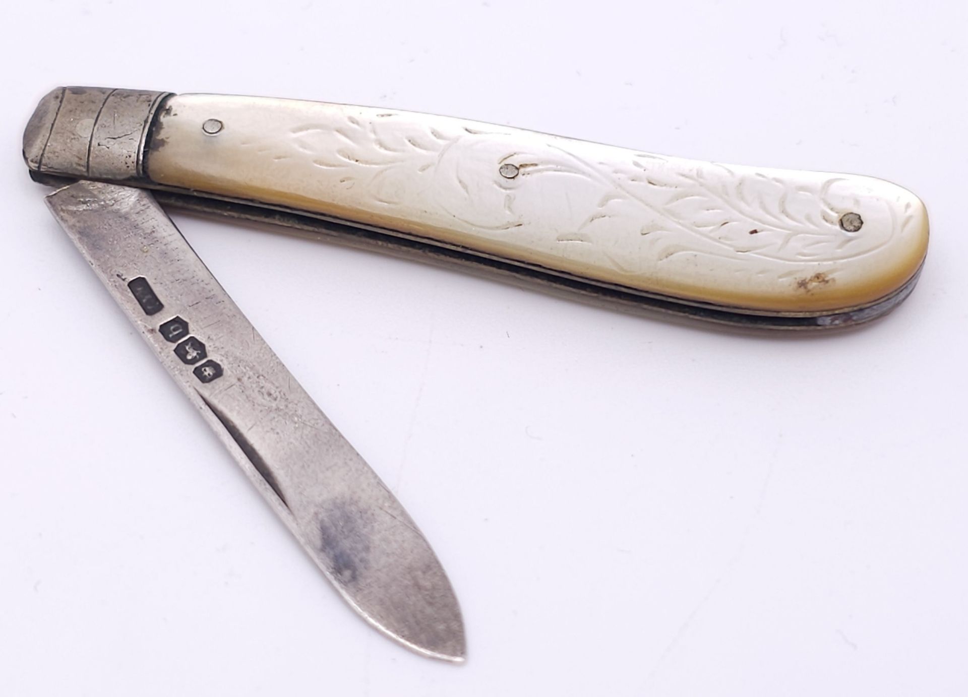 An antique sterling silver folding knife with Mother of Pearl inlay handle. Full Sheffield - Bild 2 aus 8