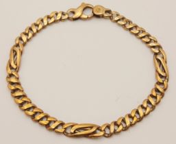 An Italian design, hand made, 9 K yellow gold fancy chain bracelet, length: 21.5 cm, weight: 17.2 g