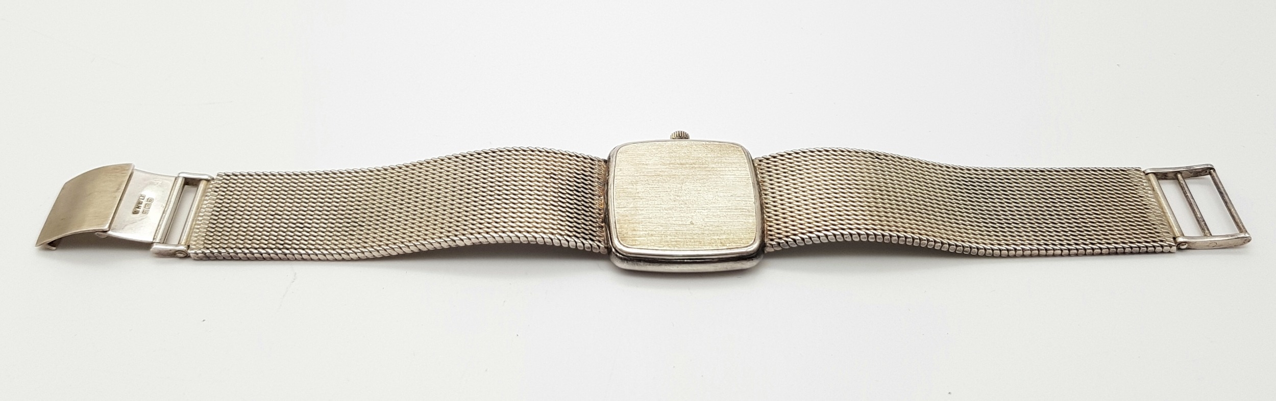 A Rare Garrard Sterling Silver Gents Quartz Watch. Sterling silver bracelet and case - 29mm. White - Image 7 of 8