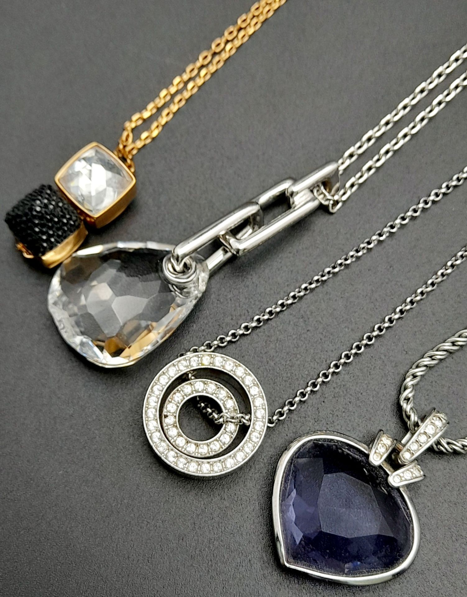 A Collection of 4 Swarovski Necklaces. Various styles and lengths - see photos for details. 48.2g - Bild 2 aus 4
