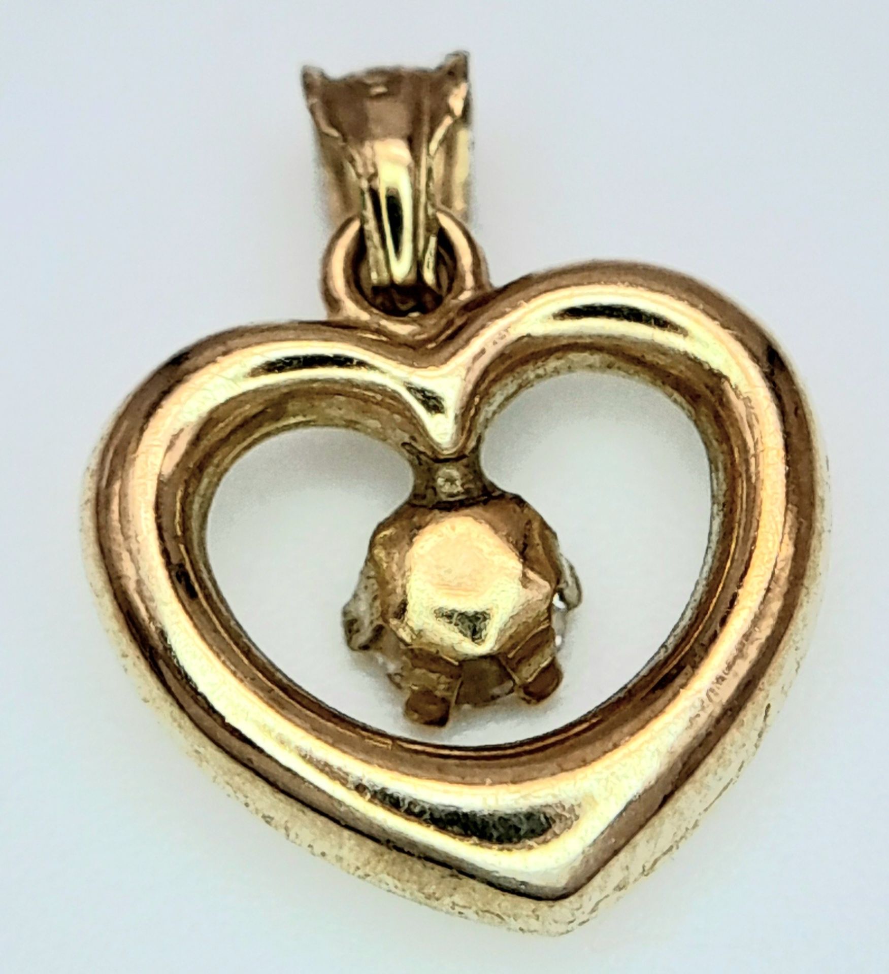 A 9K Yellow Gold White Stone Heart Pendant. 15mm. 0.45g - Bild 2 aus 4