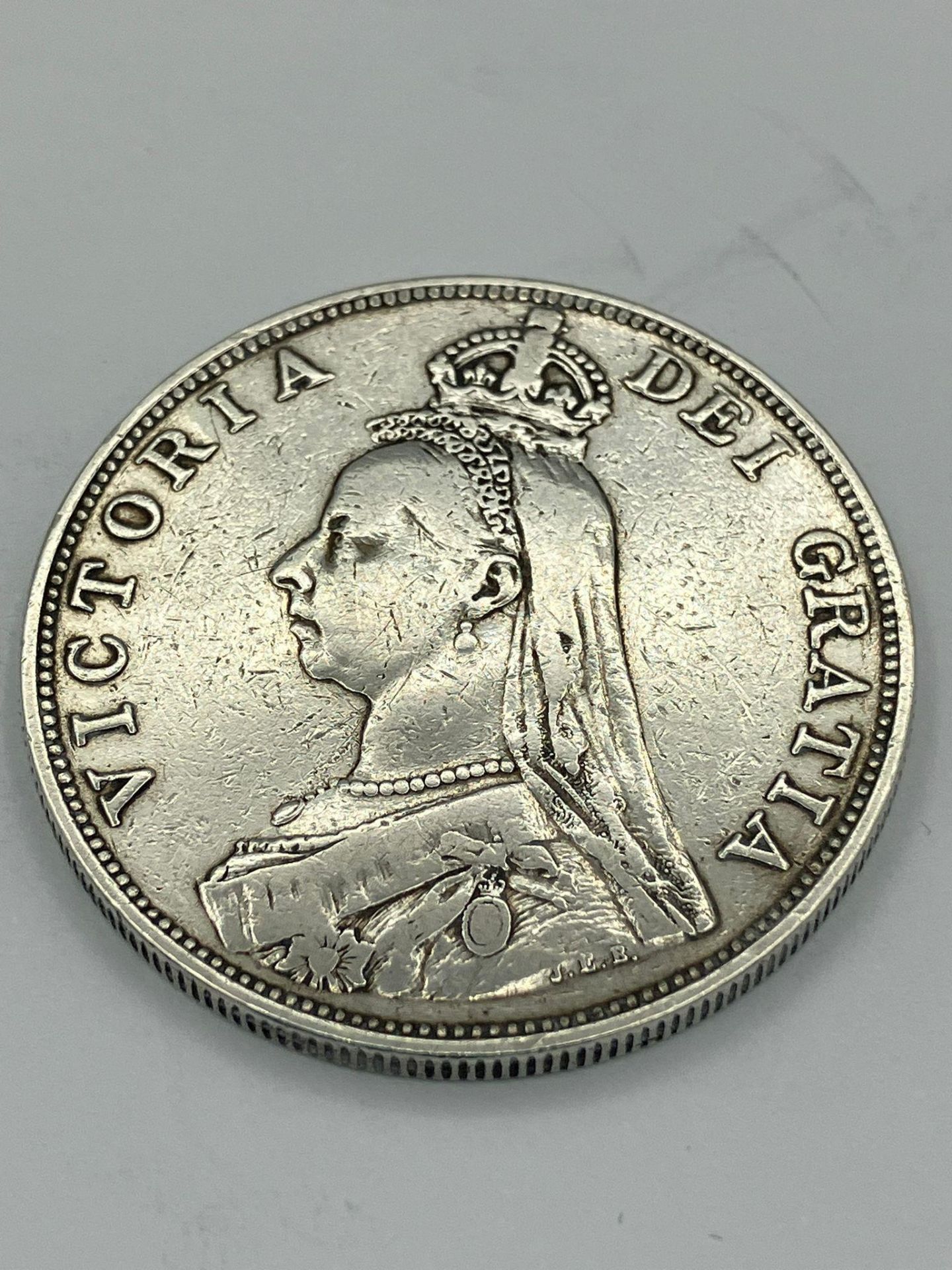 1889 SILVER DOUBLE FLORIN in EXTRA FINE CONDITION. Having bold definition to both sides with clear - Image 2 of 2
