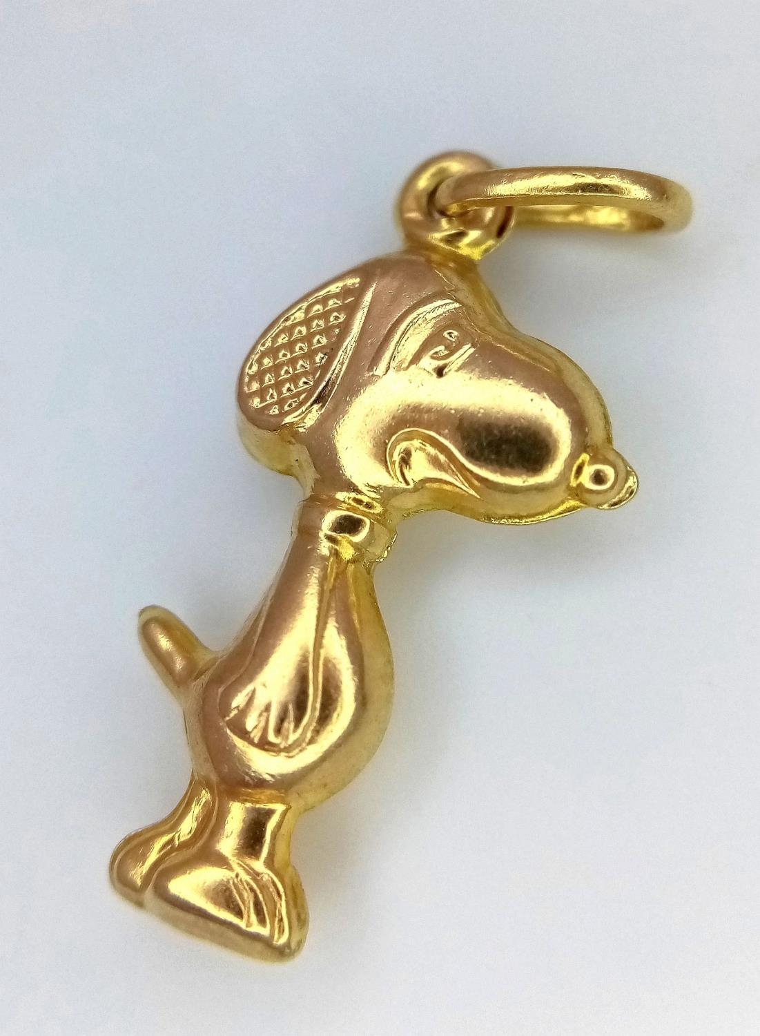 A 9K YELLOW GOLD SNOOPY THE DOG CHARM 1G , 37mm x 10mm. SC 9006 - Image 2 of 4