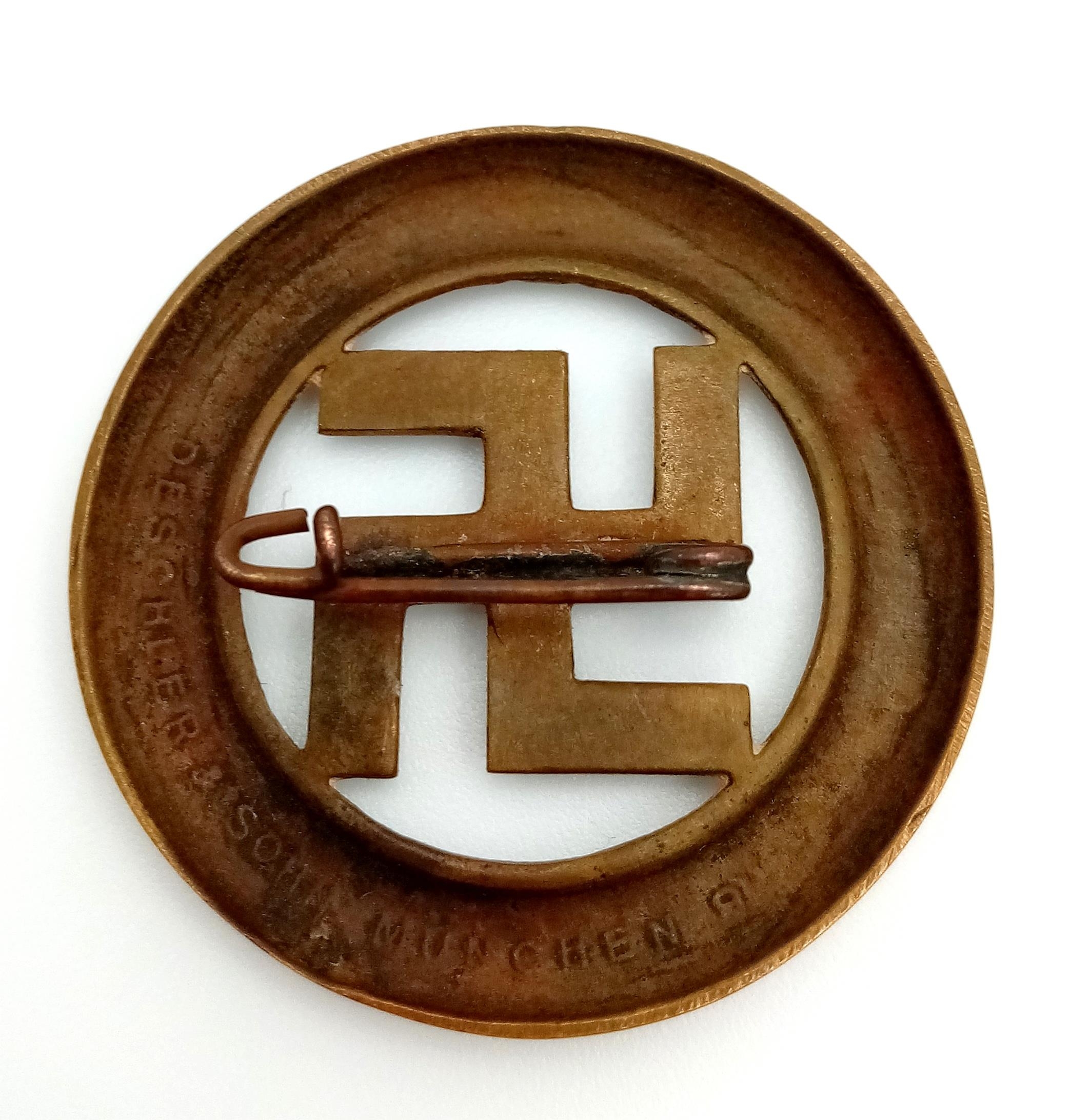 3rd Reich 10 Year Anniversary Badge of the Gau Munich Putsch. Maker Deschler & Sohn. - Image 2 of 2