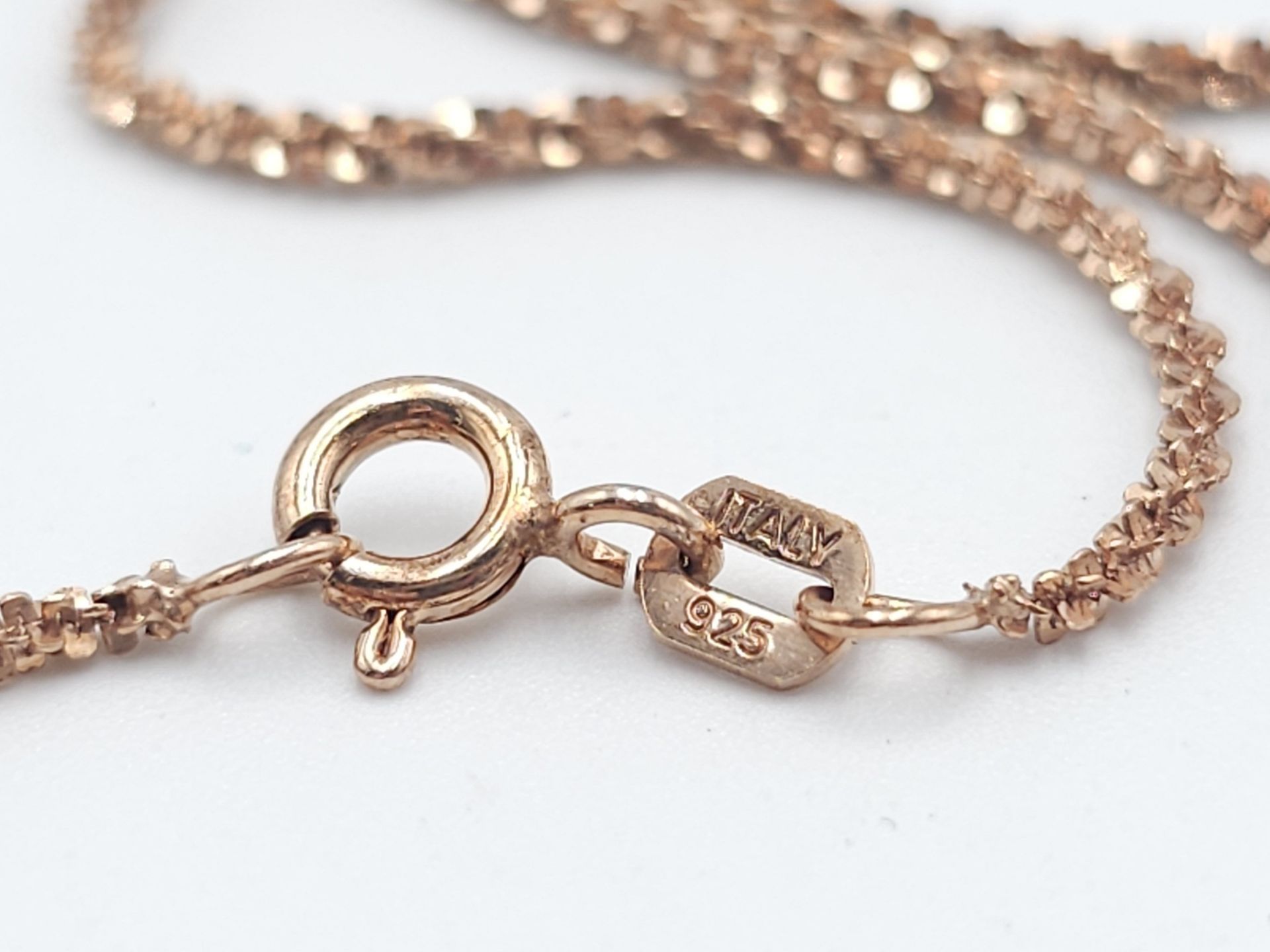 A Parcel of 4 x 60cm Length Unworn Rose Gold-Toned Sterling Silver Chain Necklaces. Comprising 3 x - Bild 12 aus 21
