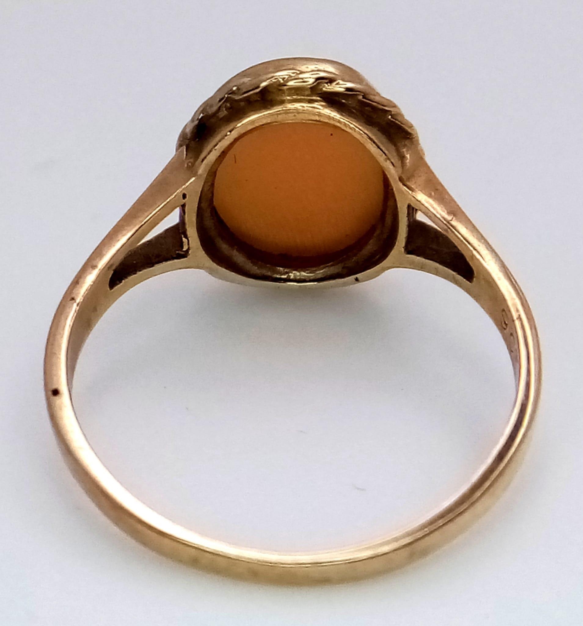 A Vintage 9K Yellow Gold Cameo Ring. Size M. 2g total weight. - Image 4 of 5