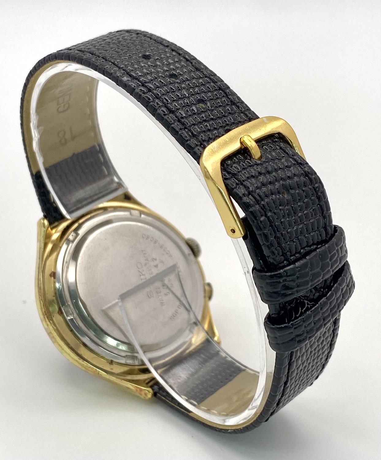 A Vintage Seiko Bell-Matic 17 Jewels Automatic Gents Watch. Black leather strap. Gilded case - 38mm. - Image 4 of 8