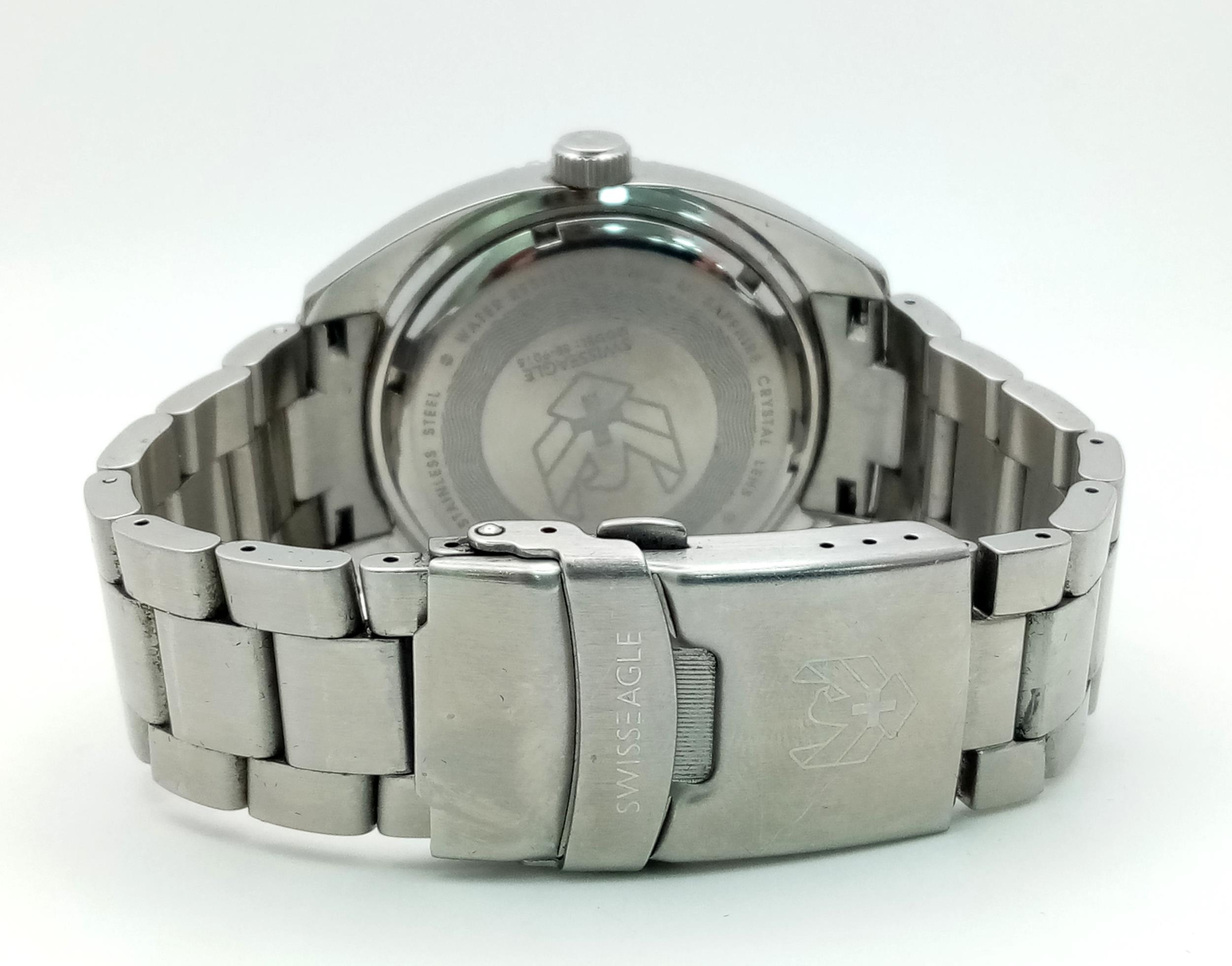 A Men’s Swiss Eagle Stainless Steel Date Watch. 44mm Case. Very Good Condition, New Battery Fitted - Image 4 of 7