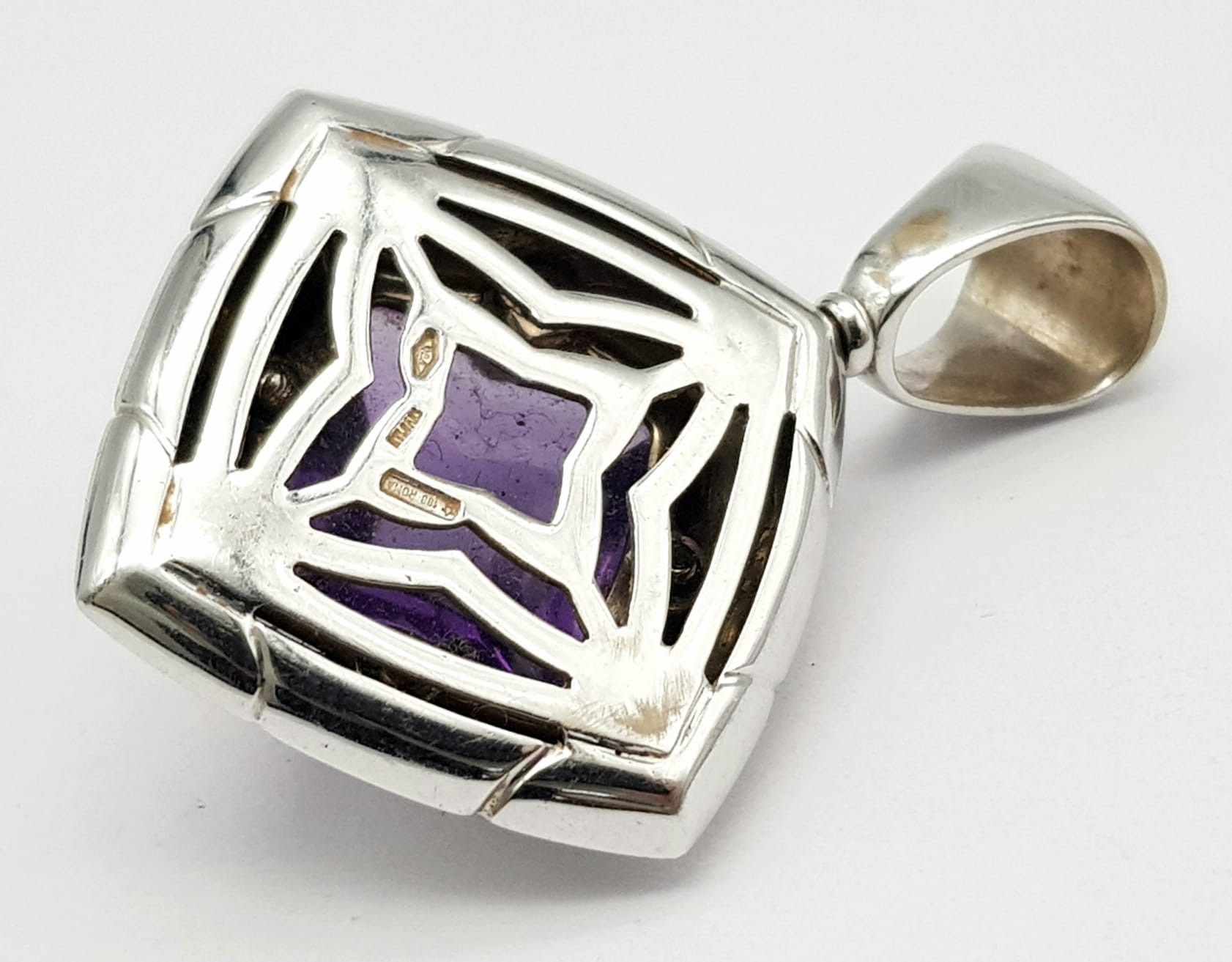 An 18K White Gold Bulgari Pyramid Amethyst Pendant. 5cm. 15.5g total weight. Ref: 016532 - Image 3 of 6