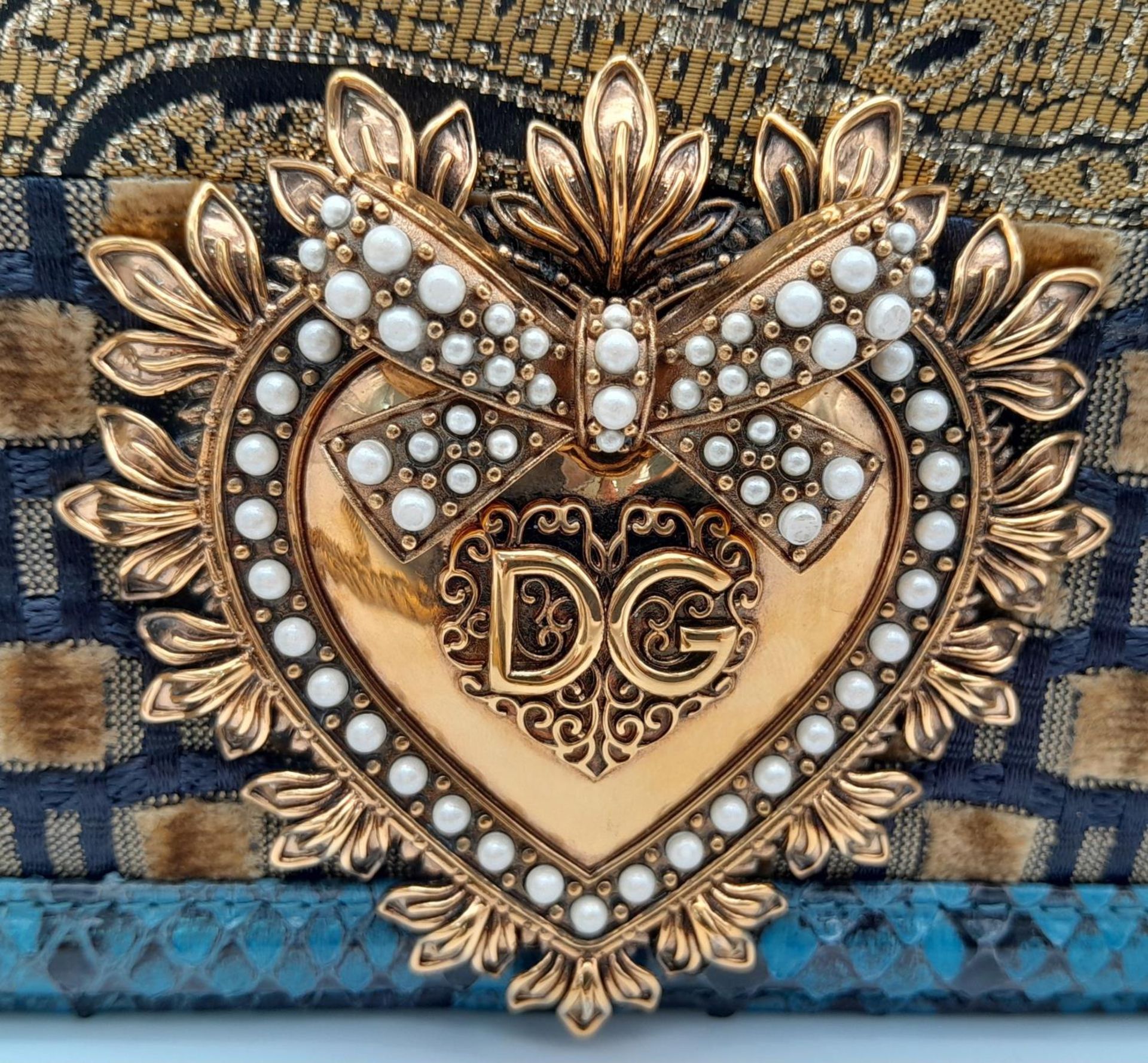 A Dolce & Gabbana Multi-Colour Devotion Patchwork Bag. Leather, textile and python exterior with - Bild 7 aus 15