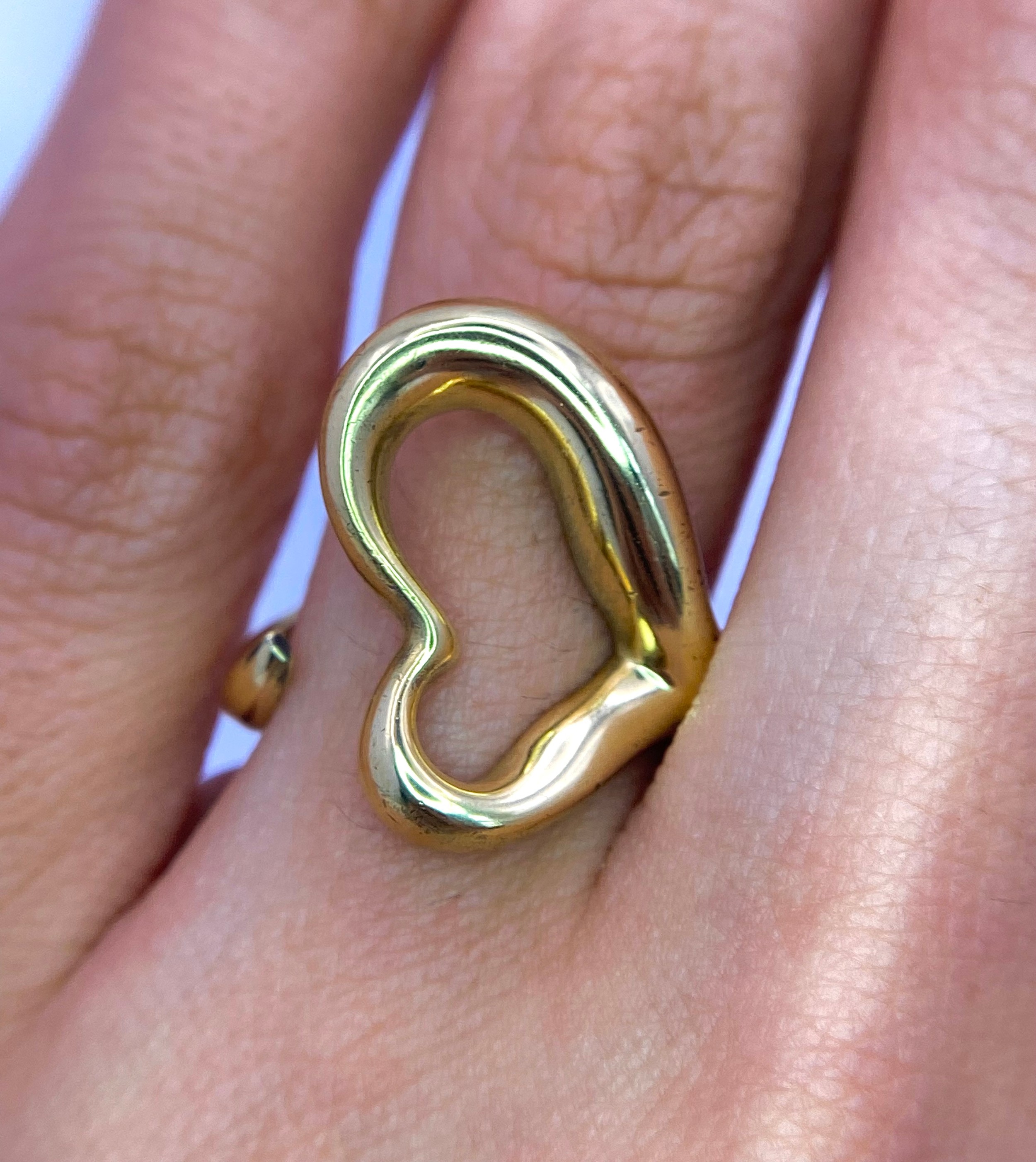 A 18K YELLOW GOLD TIFFANY & CO ELSA PERETTI HEART RING 10.1G SIZE H 1/2 SC 9062 - Image 6 of 8