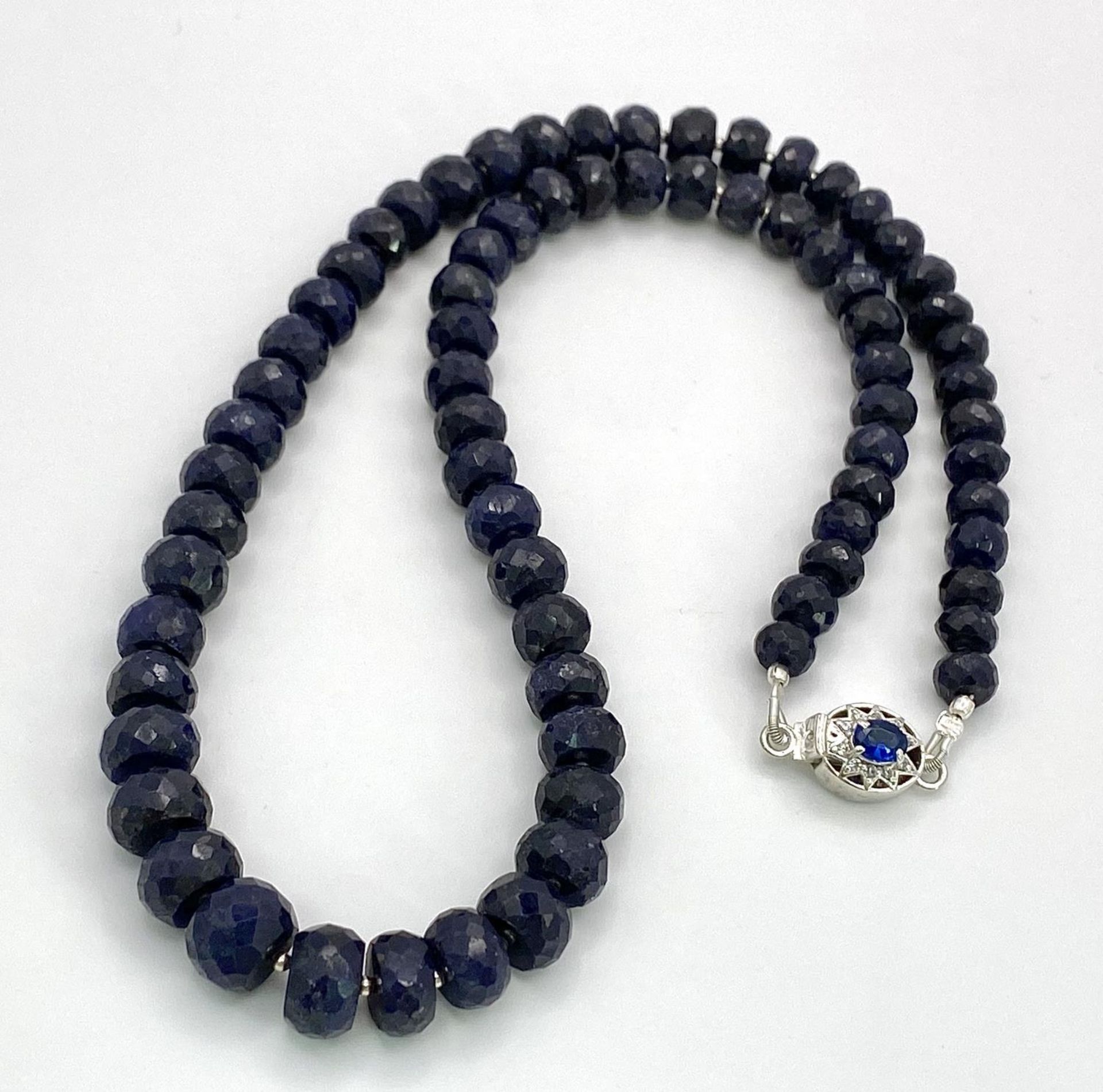 A 250ctw Blue Sapphire Rondelle Single Strand Necklace with Sapphire and 925 Silver Clasp. 42cm - Image 2 of 5