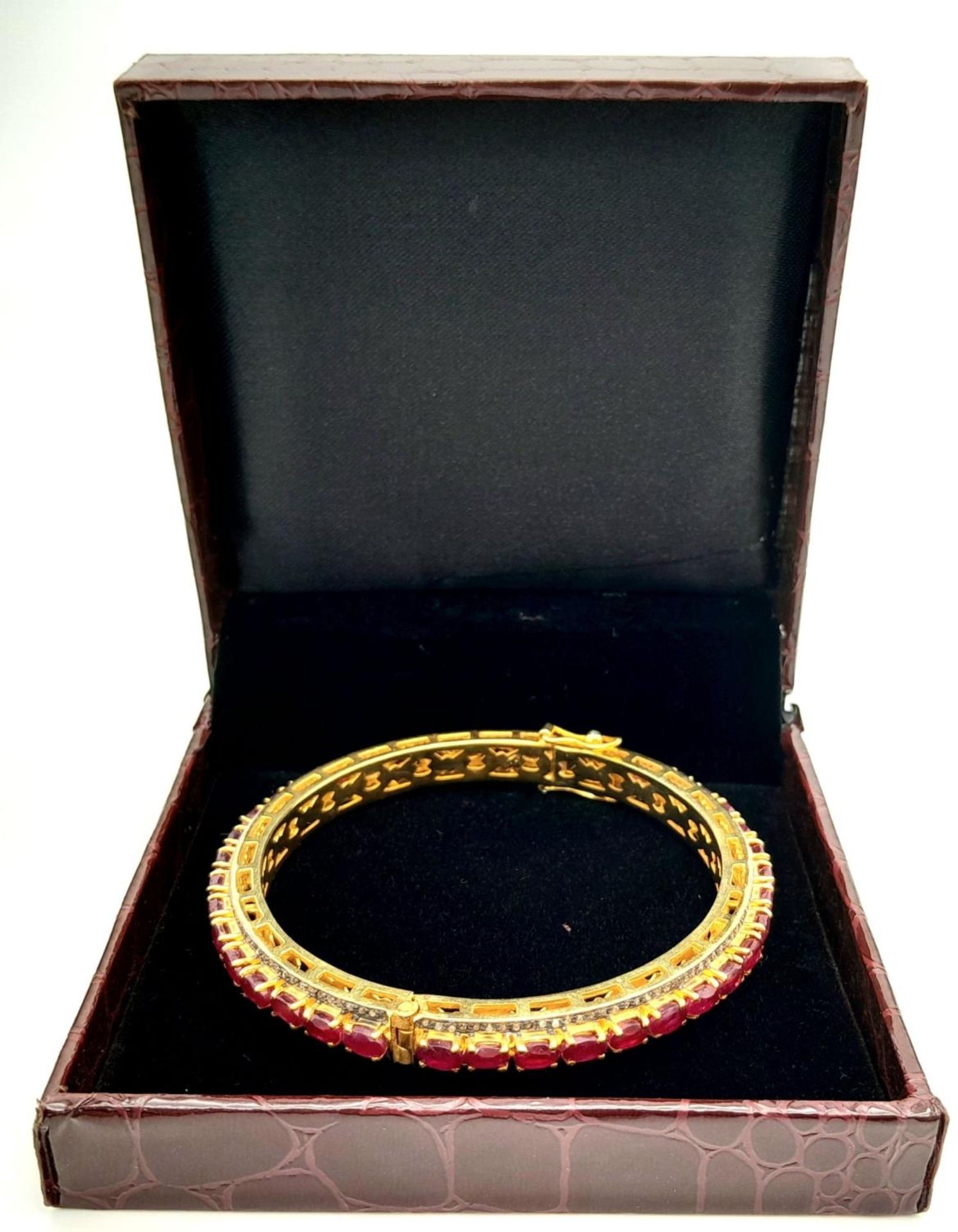 A Ruby Gemstone Bangle Bracelet with Old Cut Diamond Surround. Rubies - 12ctw. Set in 925 silver. - Image 6 of 7