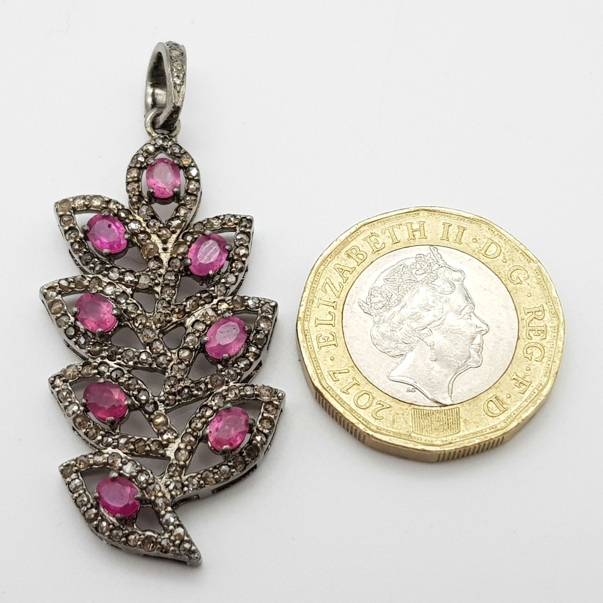 A Beautiful Ruby and Diamond Decorative Floral Pendant - with 1.90ctw of Rubies and 1.60ctw of - Image 5 of 5