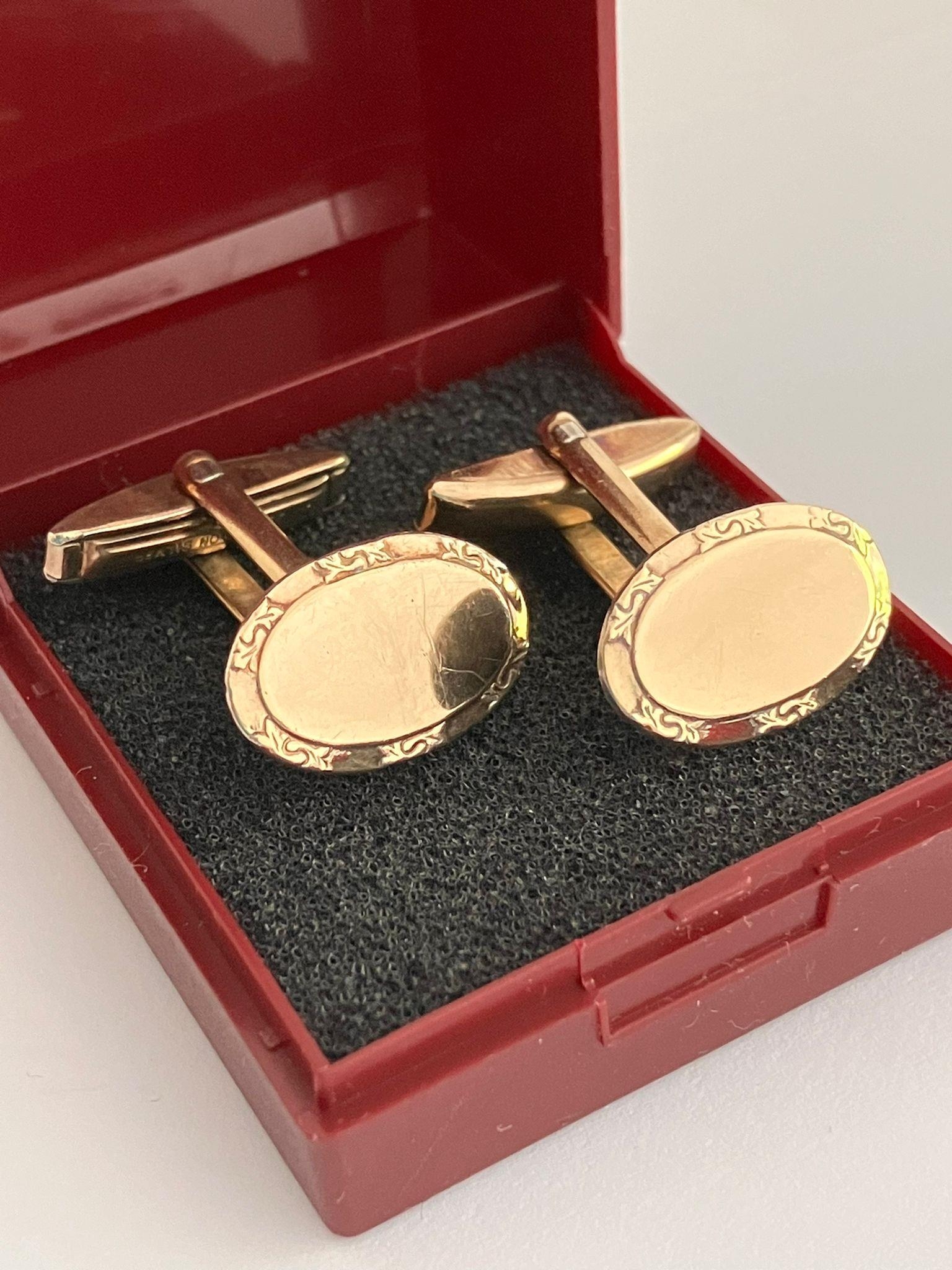 Vintage 9 carat GOLD and SILVER CUFFLINKS.Swivel fitting. No engraving or inscriptions. Please see - Image 2 of 2