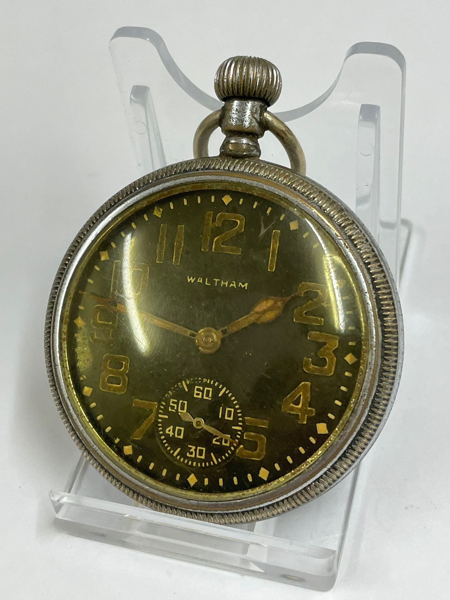 A Vintage military broad arrow Waltham pocket watch. In working order. - Image 2 of 3