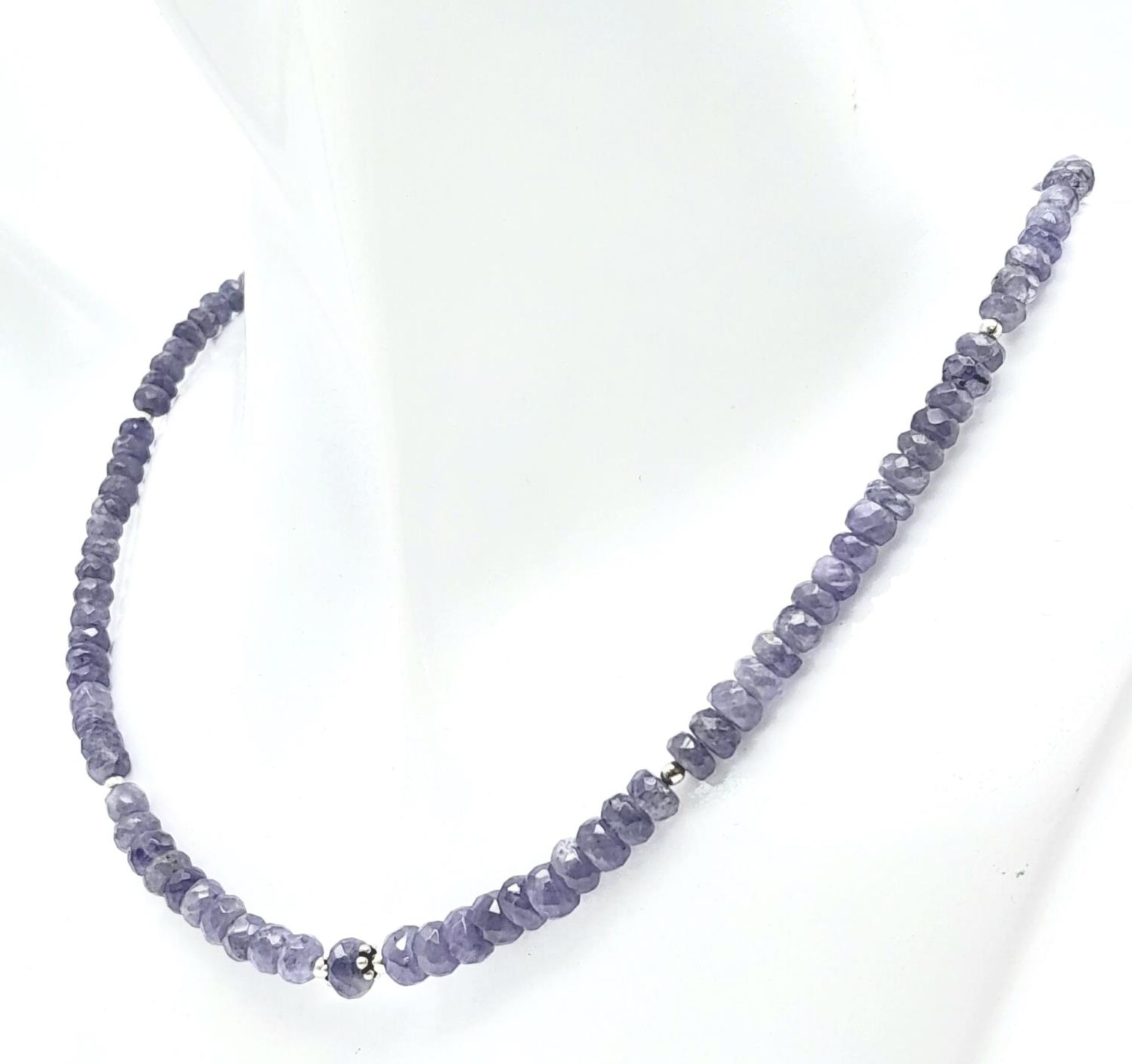 An 80ctw Single Strand Tanzanite Gemstone Necklace with 925 Silver Clasp. 44cm. Ref: Cd-1310 - Image 2 of 5