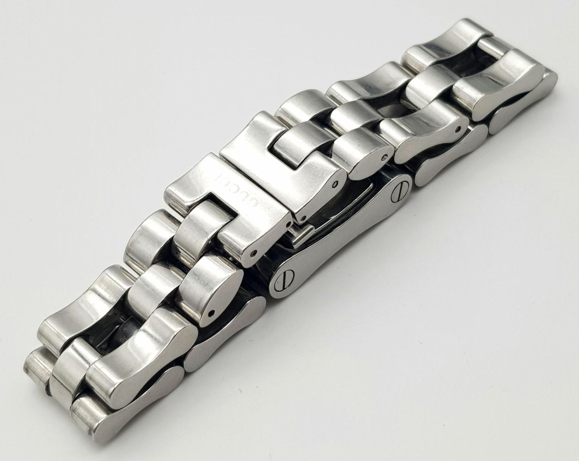 A Designer Gucci Stainless Steel Quartz Ladies Watch. Stainless steel bracelet and case - 17mm. - Bild 4 aus 5